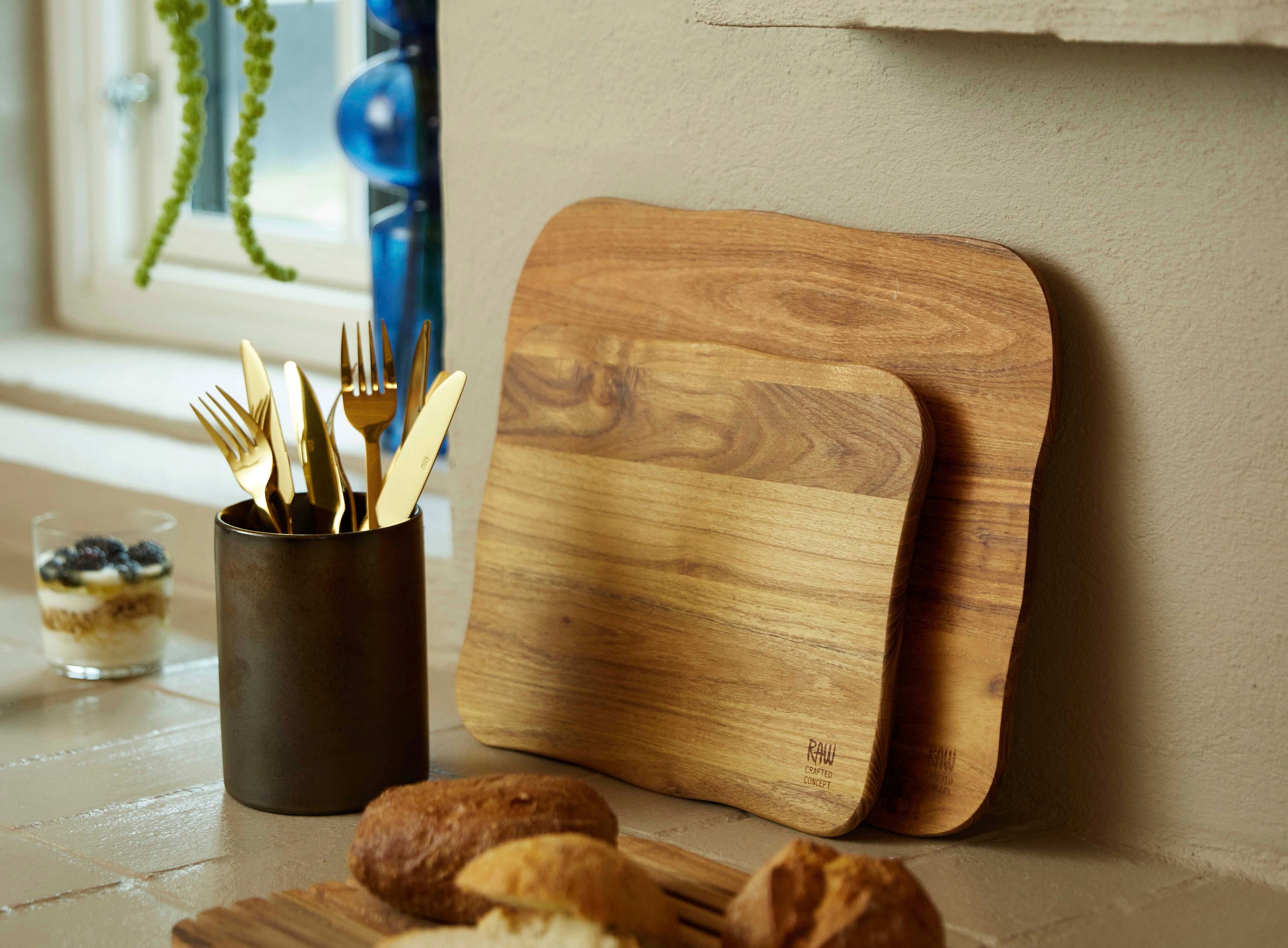 aida RAW Schneidebrett »RAW Teak«, organische Form, jedes Stückein Unikat günstig online kaufen