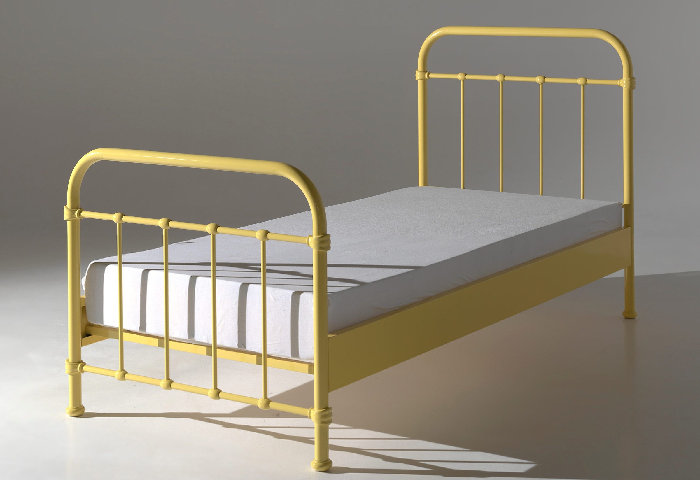 Vipack Einzelbett »New York, Bettgestell Metall, pulverbeschichtet, in zeitlosem Design«, (H/T ca. 100x210cm, inkl. Lattenrost, sehr stabil gebaut), zwei Breiten und mehrere Farben zu Auswahl