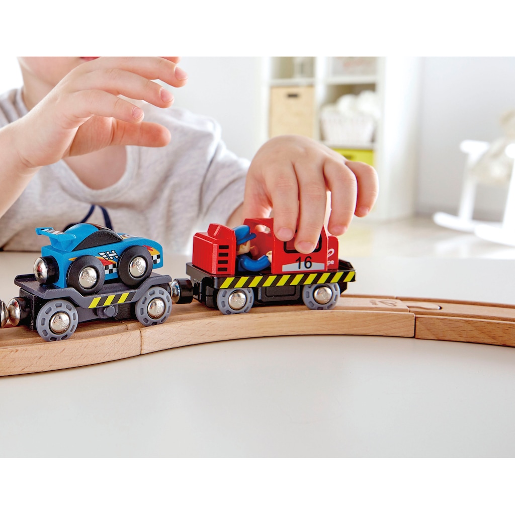 Hape Spielzeug-Eisenbahn »Rennwagen-Transporter«