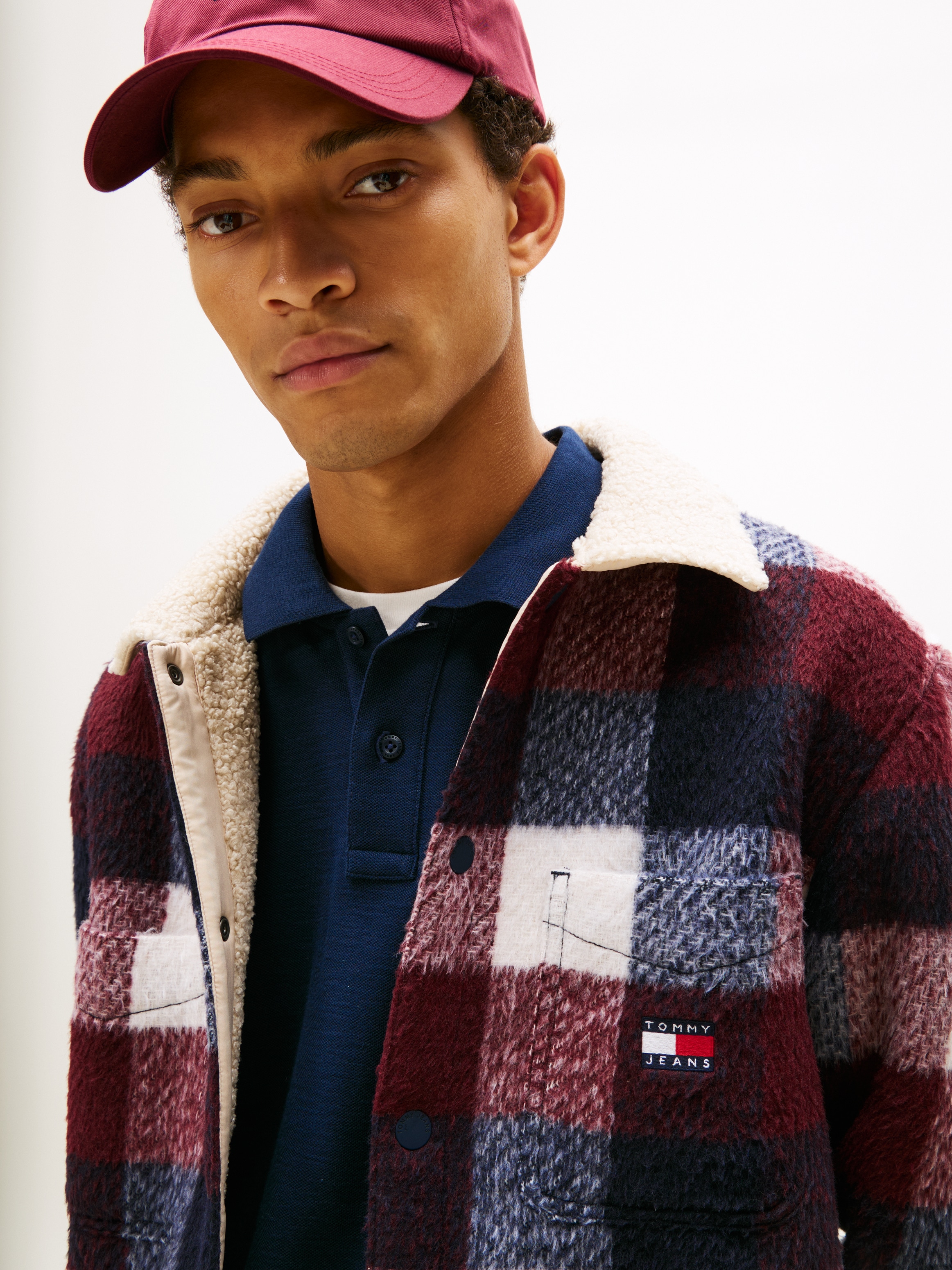 Tommy Jeans Karohemd »CHECK TEDDY OVERSHIRT«, Regular fit mit Rundhalsausschnitt