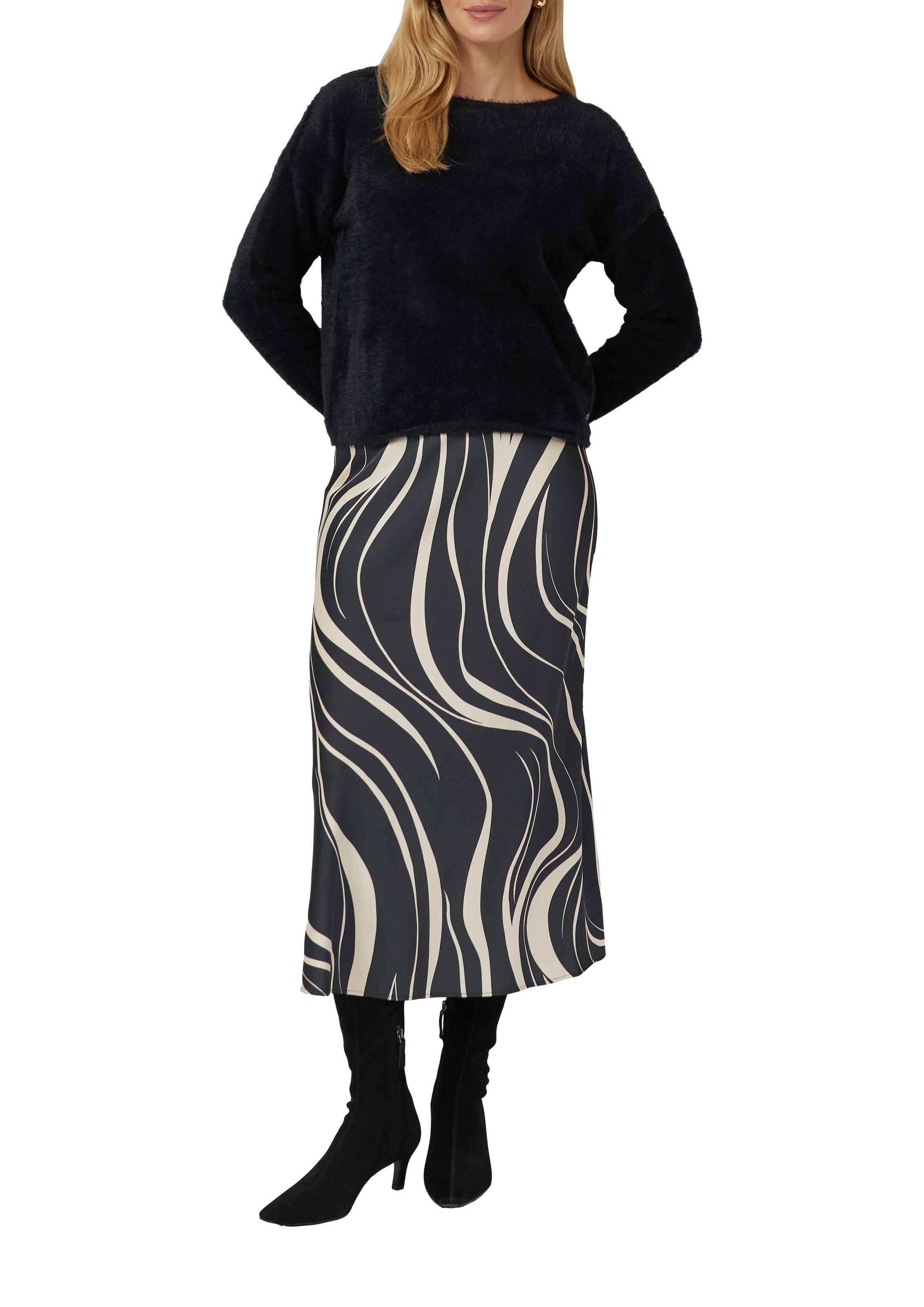 s.Oliver BLACK LABEL Strickpullover flauschig, mit U-Boot-Ausschnitt