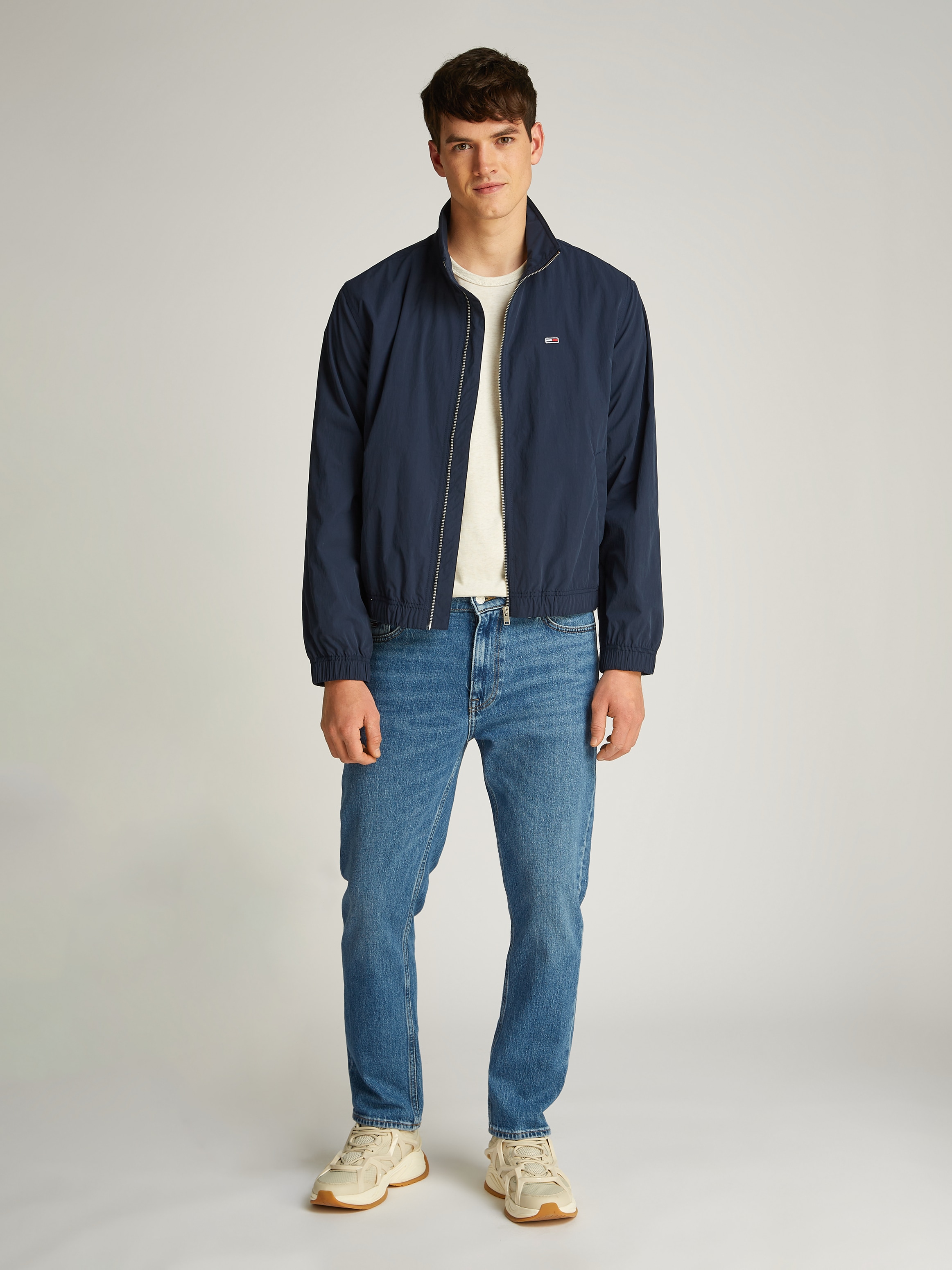 Tommy Jeans Bomberjacke »TJM ESSENTIAL JACKET EXT«, mit Logostickerei