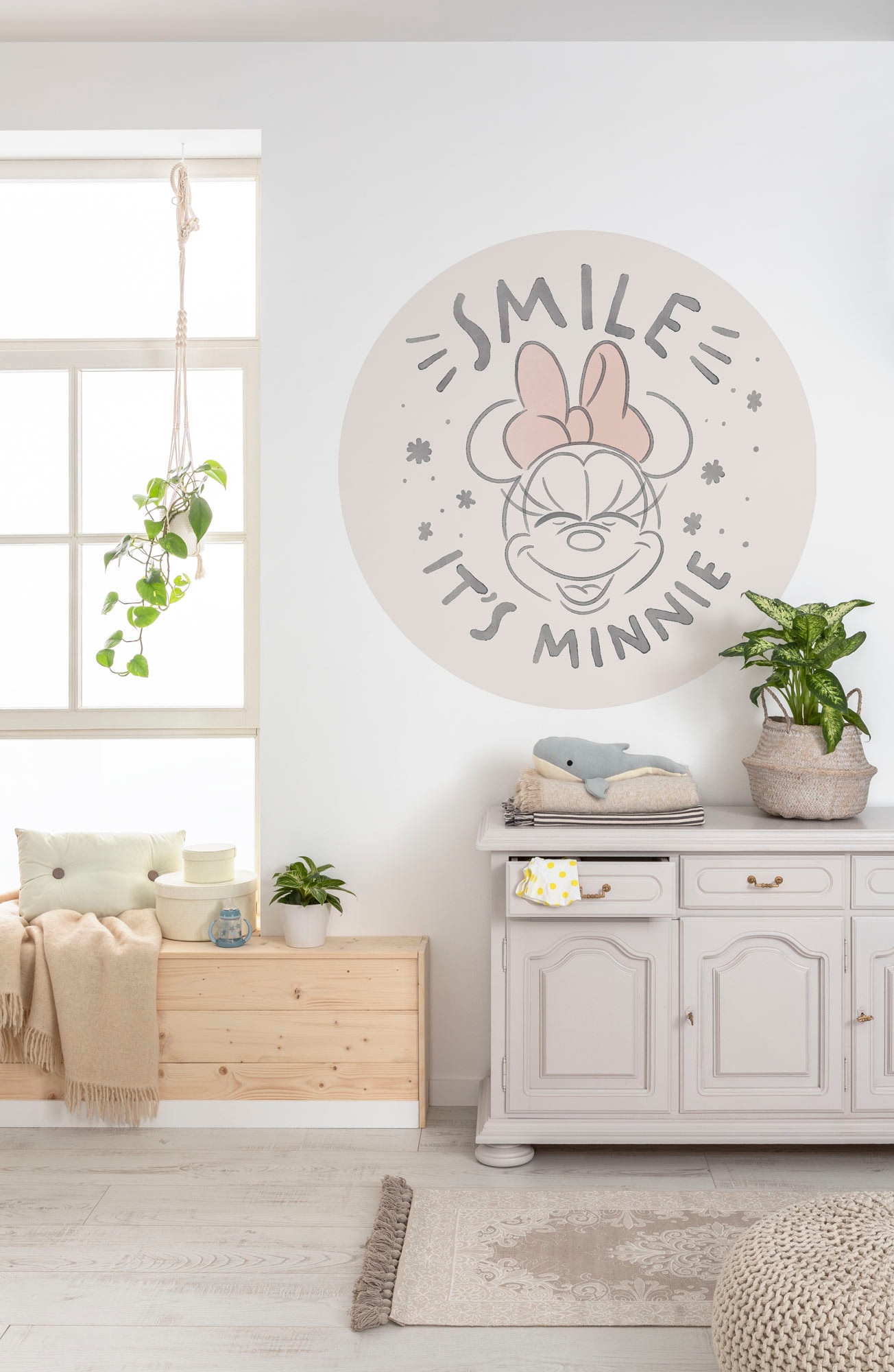 Komar Fototapete »Vlies selbstklebend - Minnie Chubby Cheeks - Größe 125 x 125 cm«, bedruckt, Kinderzimmer