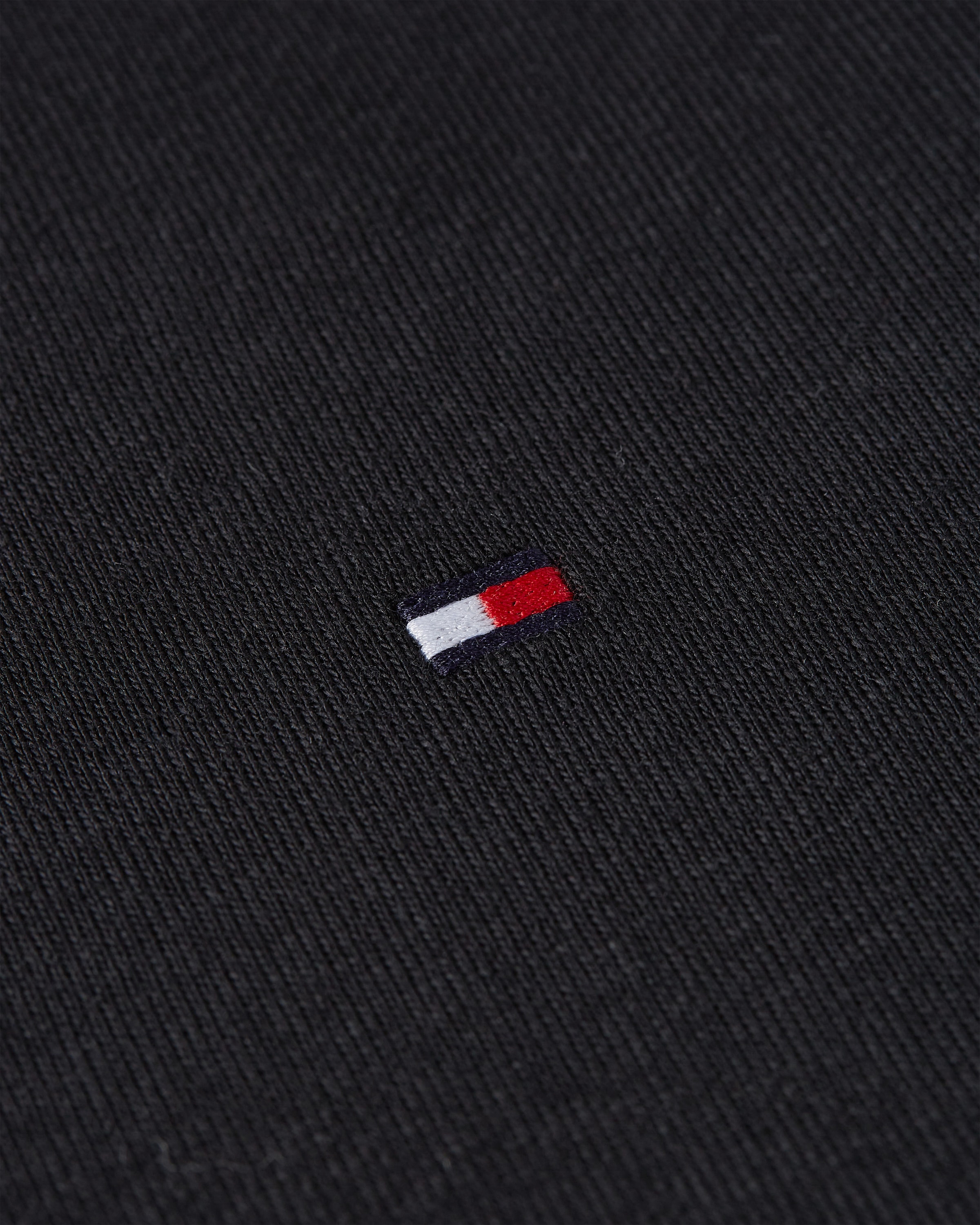 Tommy Hilfiger T-Shirt »SLIM CODY V-NK SS«, mit Logostickerei
