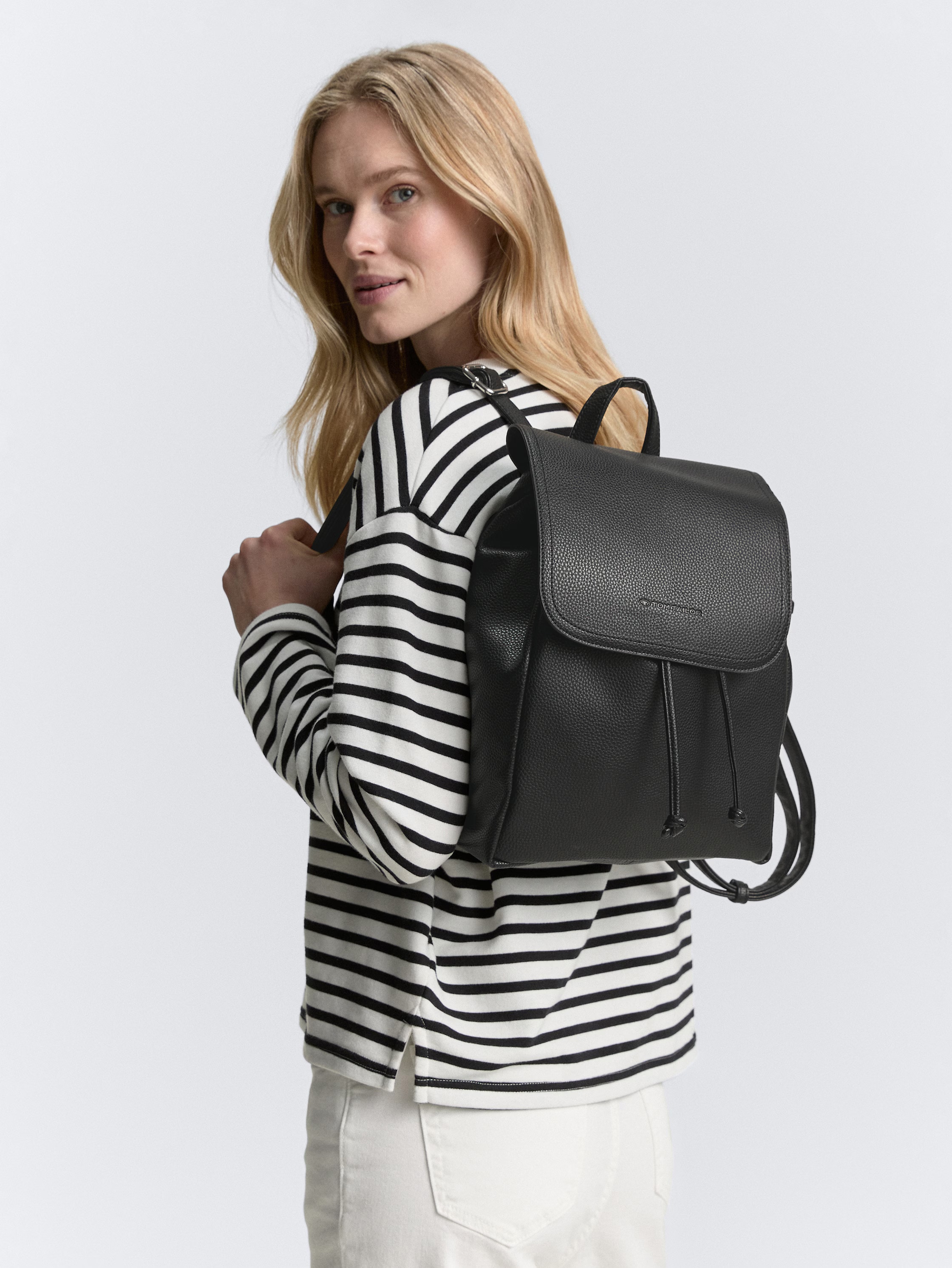 TOM TAILOR Rucksack »Tinna«, ein perfekter Allrounder, sportiv und modern mit funktionalen Details