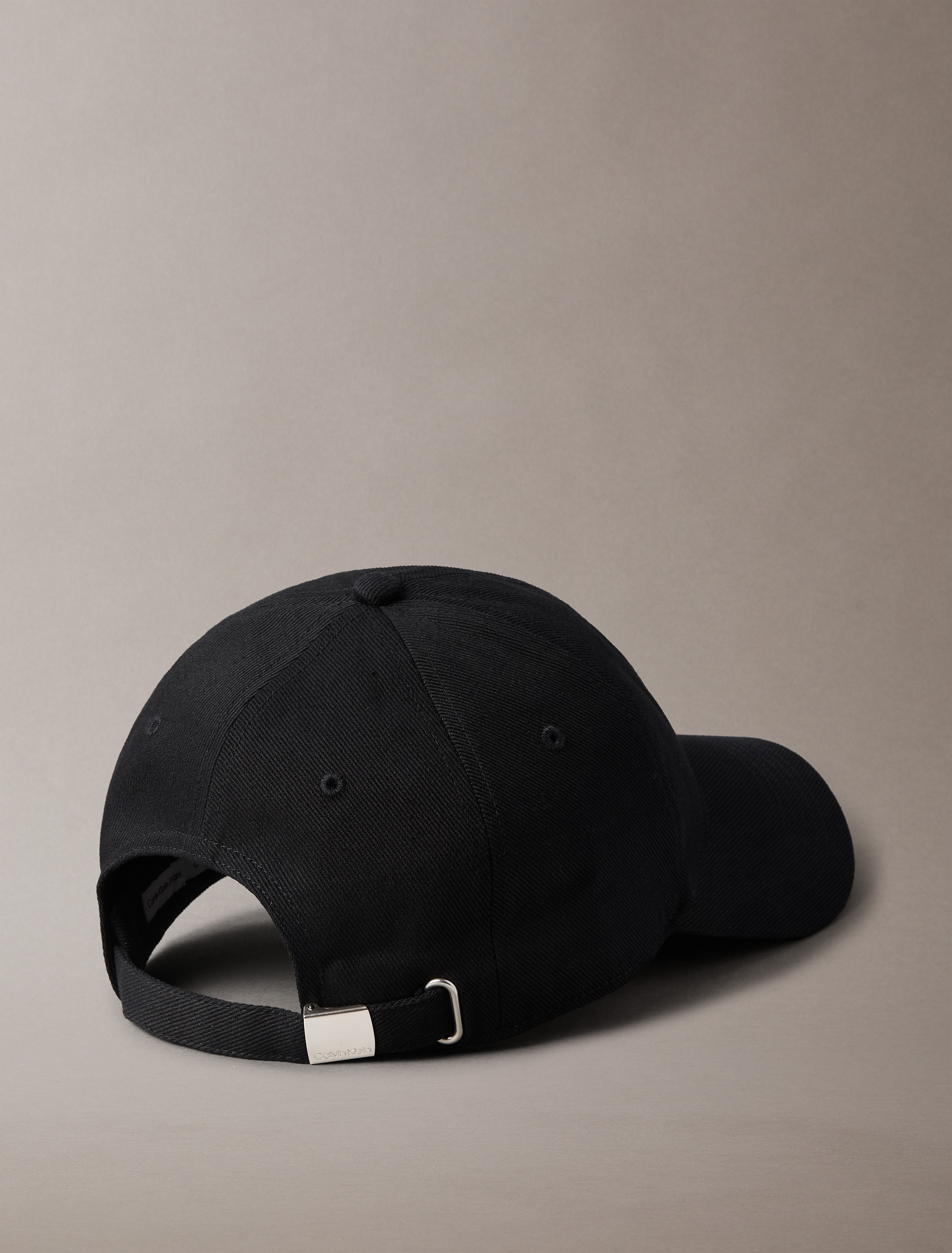 Calvin Klein Jeans Baseball Cap »MONO LOGO EMBRO CAP«, mit Logostickerei