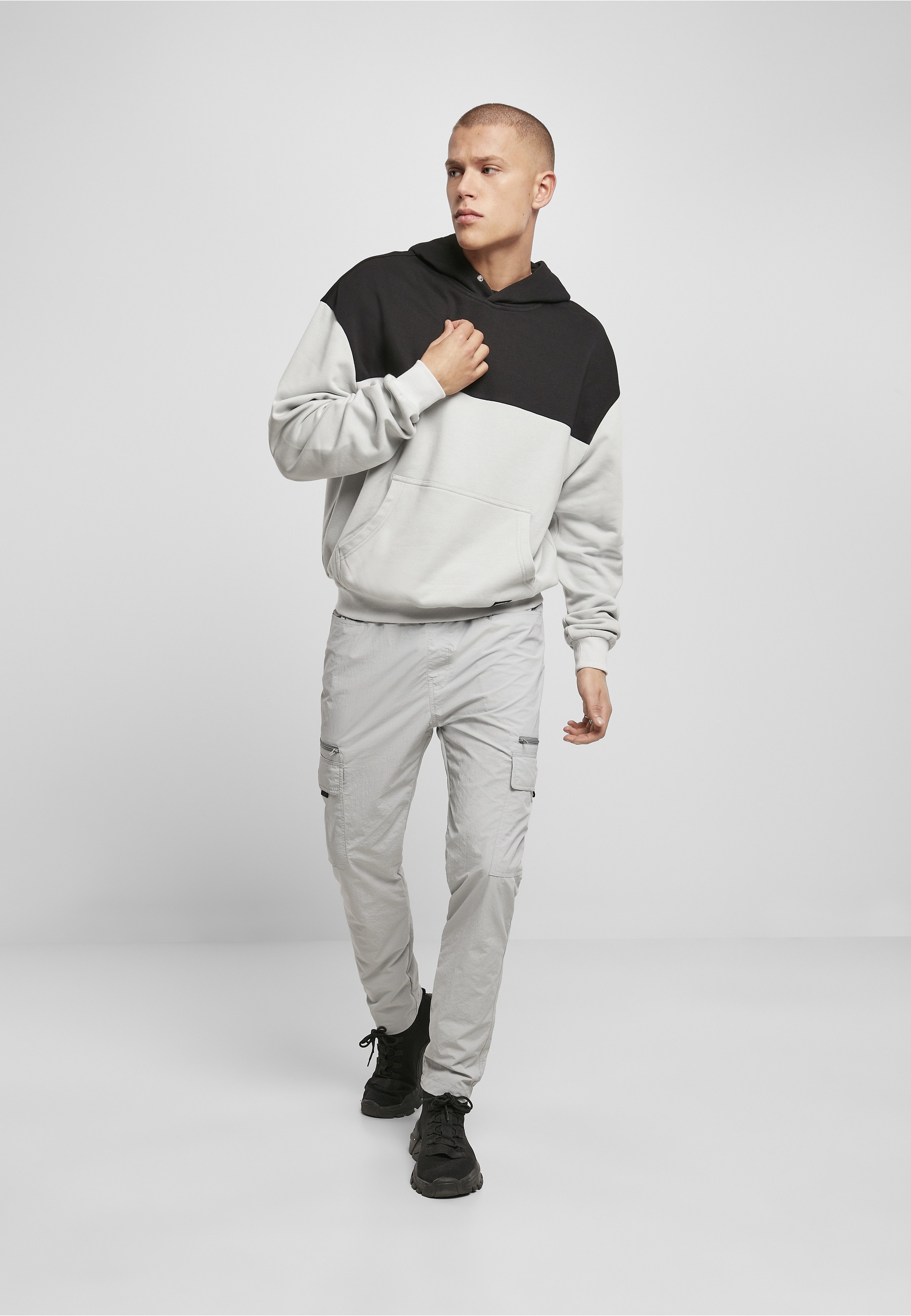 URBAN CLASSICS Rundhalspullover »Urban Classics Herren Upper Block Hoody« 1 Stk.