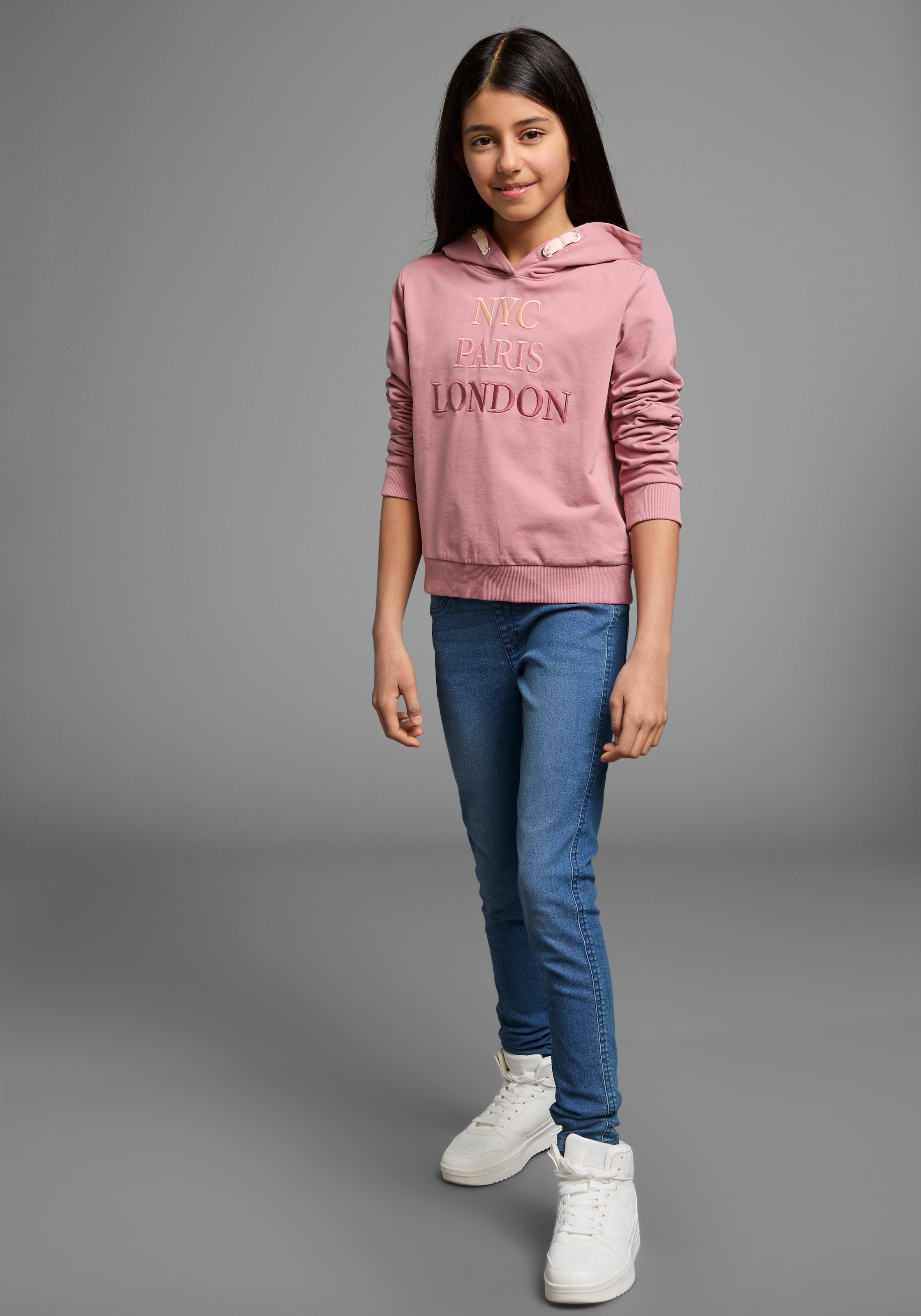 KIDSWORLD Kapuzensweatshirt »NYC Paris London - Stickerei«, Langarm,  gerade Passform,  bedruckt,  Kapuze,  aus Baumwolle
