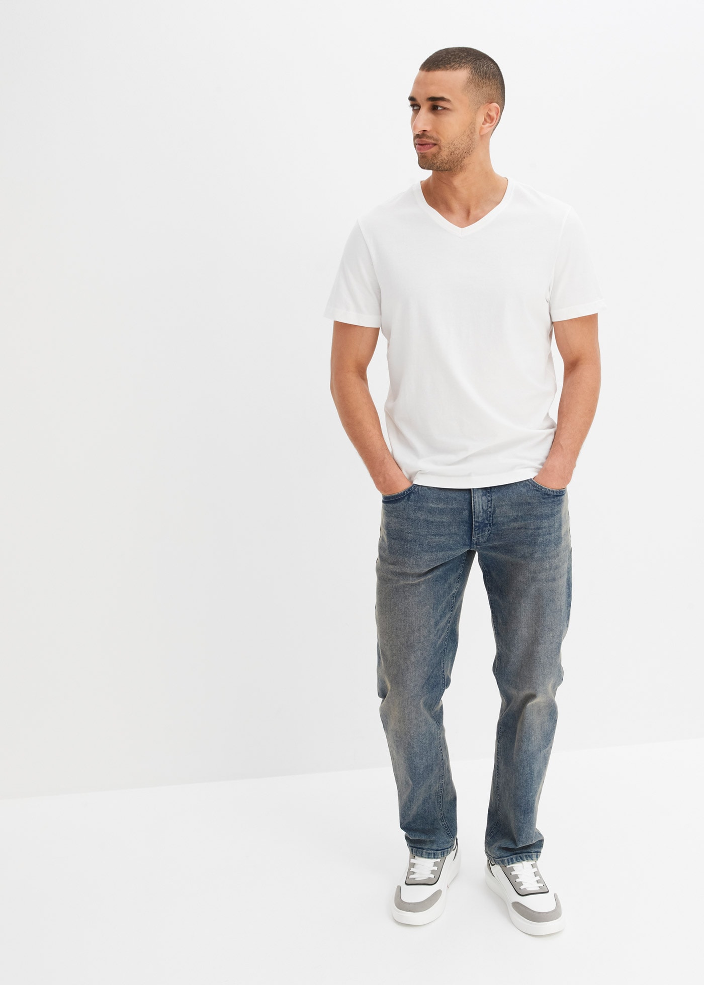 bonprix T-Shirt »T-Shirt mit V-Ausschnitt (3er Pack)« Packung, 3 Stk. Regular Fit, V-Ausschnitt, aus Baumwolle