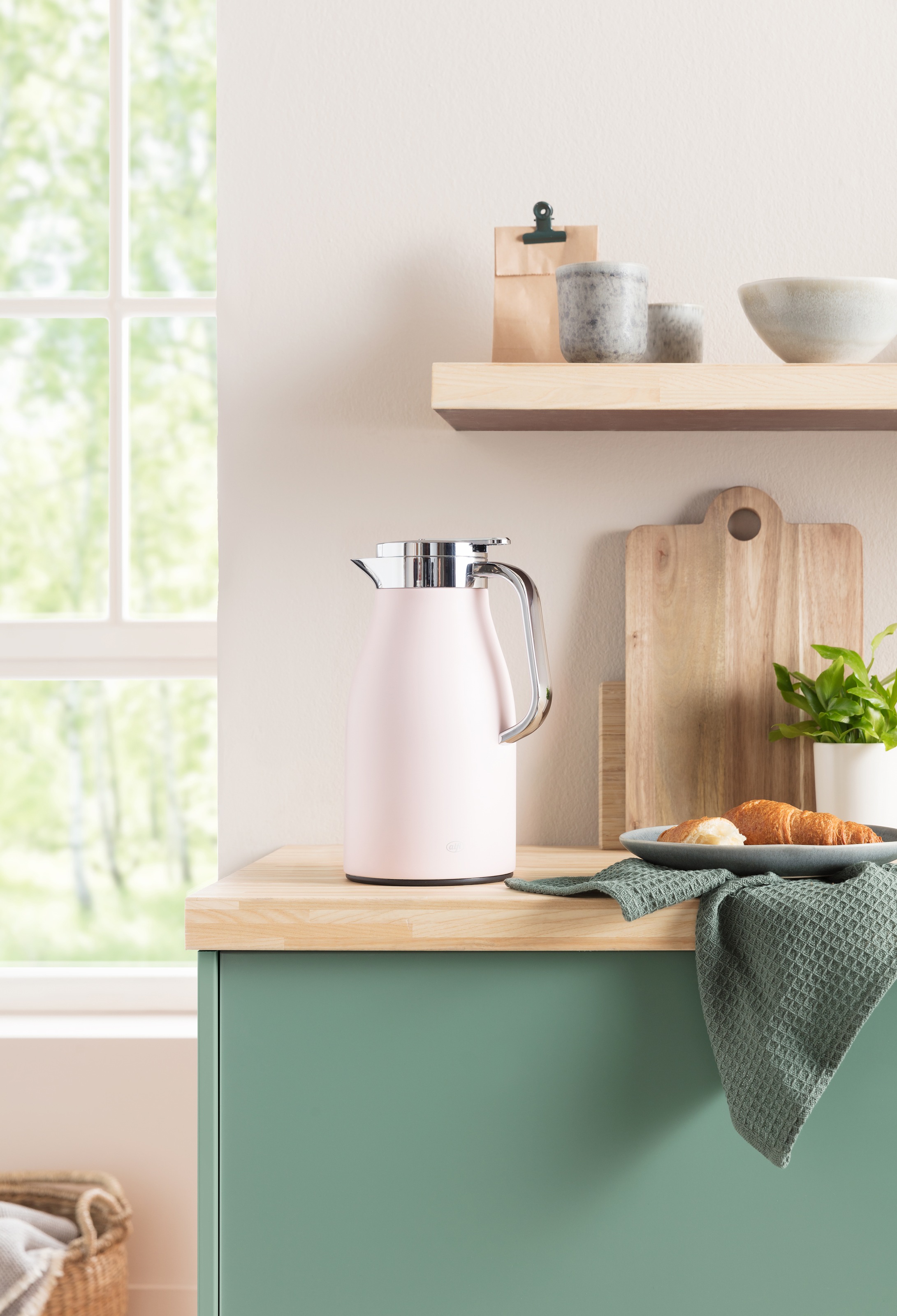 Alfi Isolierkanne »SKYLINE, mit Hartglaseinsatz und ergonomischem Griff«, 1 l, (1 St.), 12h heiß & 24h kalt, Drehverschluss mit bequemem Druckknopf
