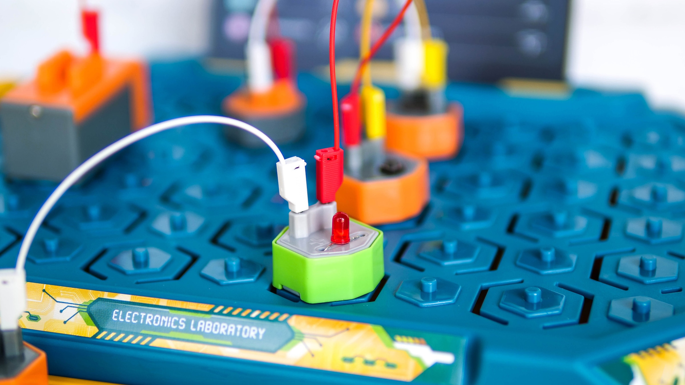 Clementoni® Experimentierkasten »Galileo, Mein Elektro-Labor«
