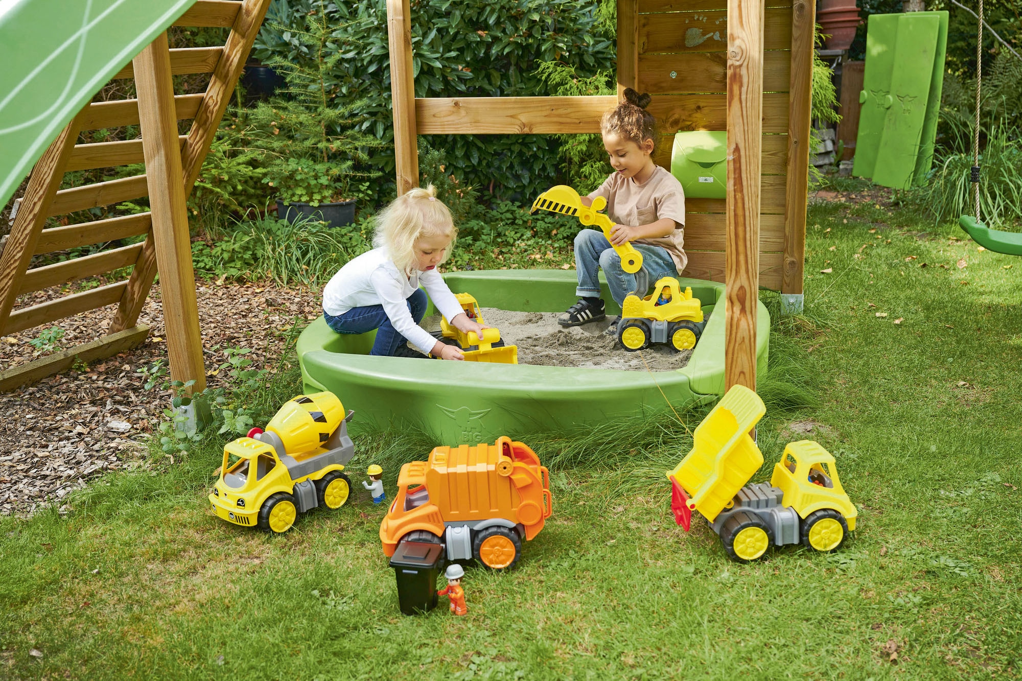BIG Spielzeug-Müllwagen »Power-Worker Müllwagen + Figur«, Made in Germany