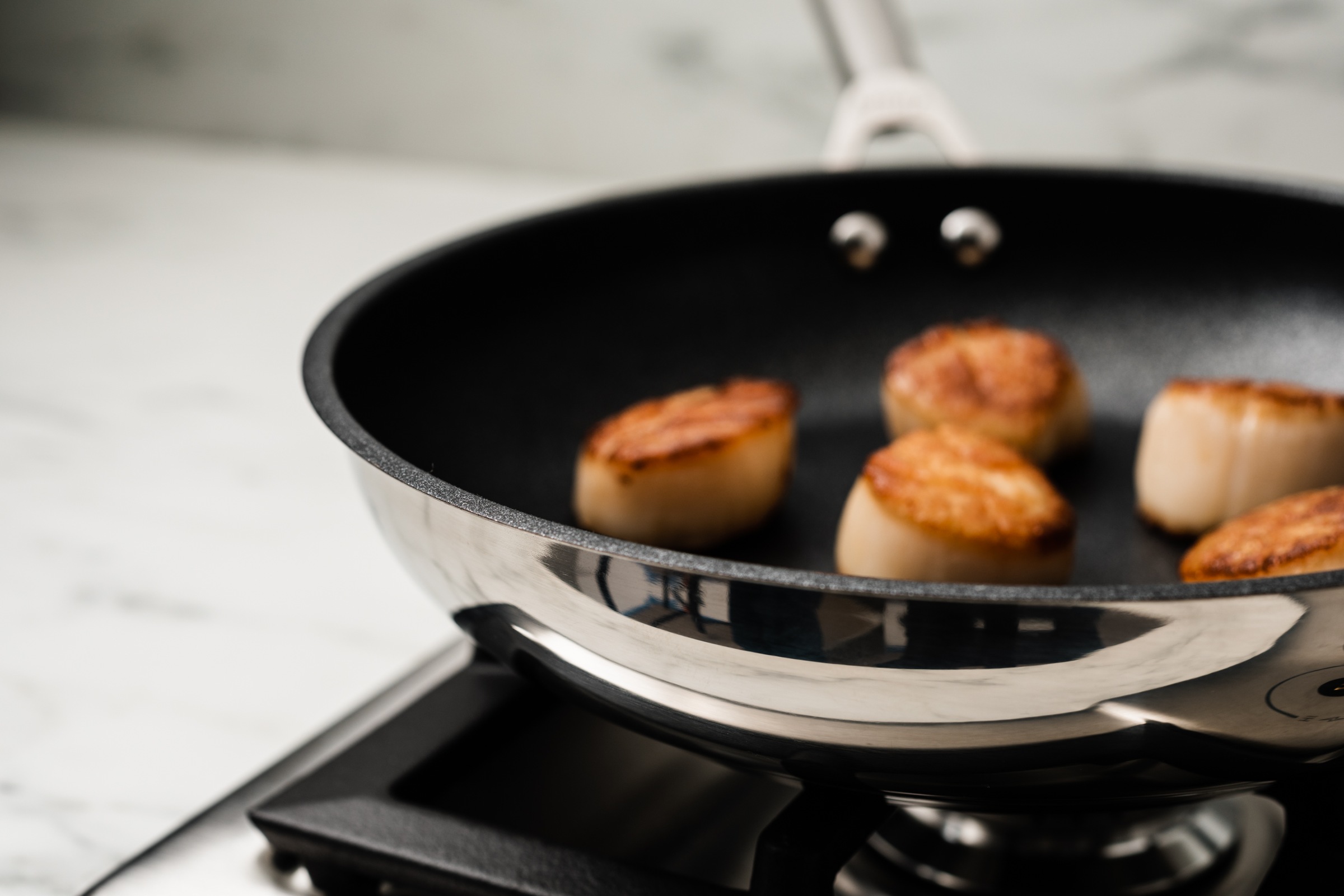 NINJA Bratpfanne »Ninja ZEROSTICK Edelstahl-Pfanne C600DE«, Edelstahl, (1 tlg.), Edelstahl mit Aluminiumbeschichtung für Braten bei hohen Temperaturen
