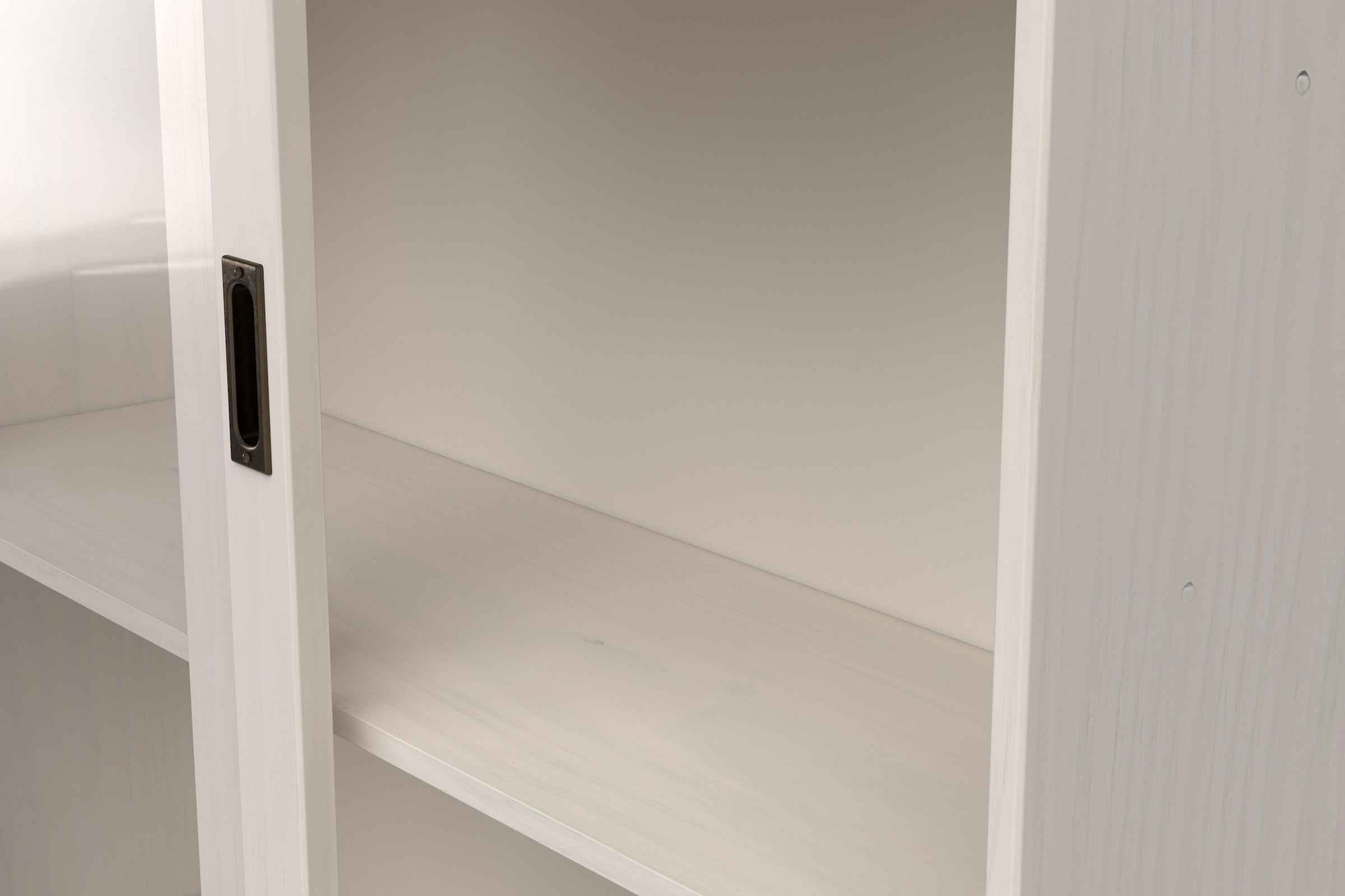 Home affaire Vitrine »Schröder«, mit 2+2 Schiebetüren, aus massivem Kiefernholz, Breite 114 cm