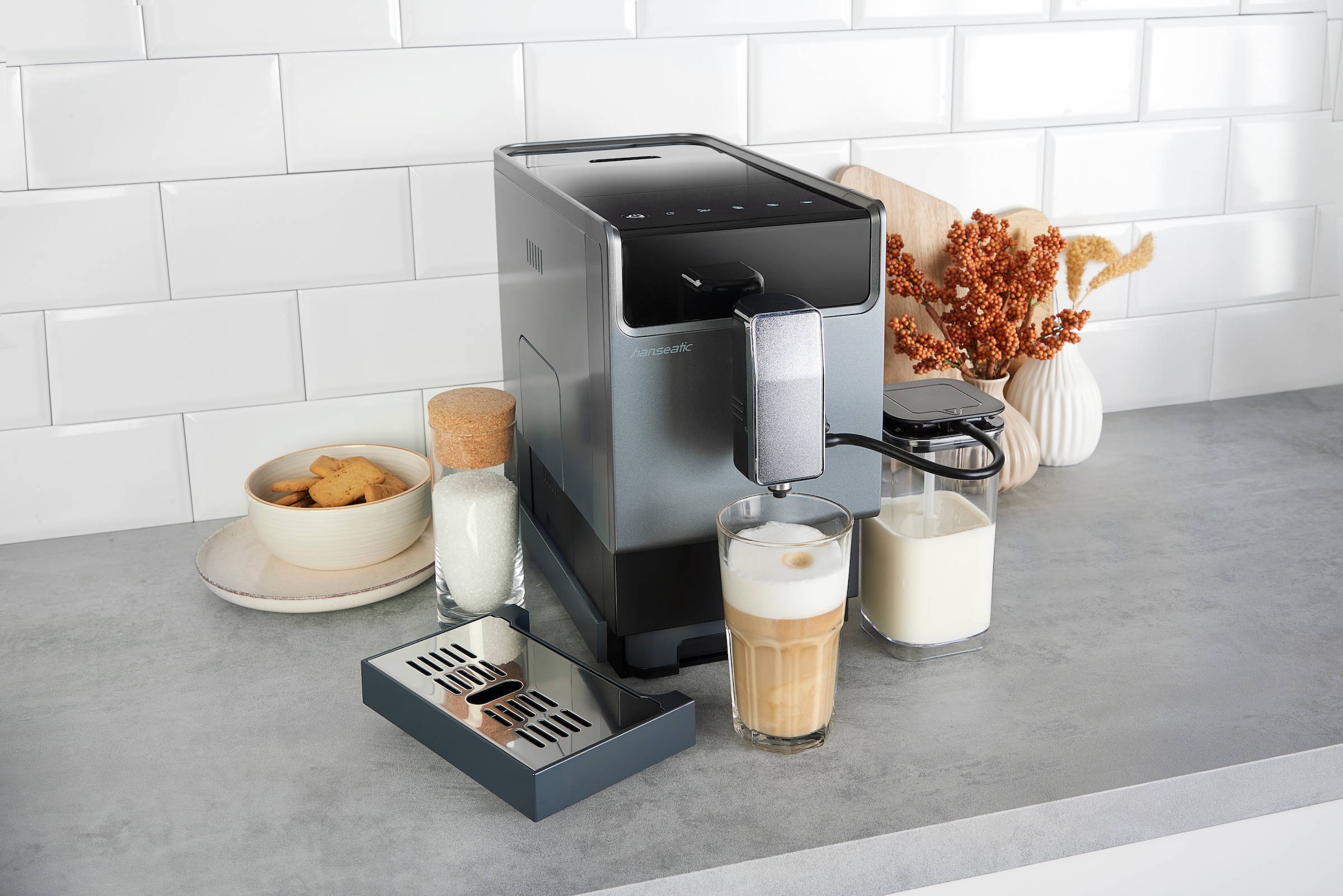 Hanseatic Kaffeevollautomat »HACM121470ST«, magnetisch, abnehmbare Tassenabstellfläche, zwei separate Milchtanks