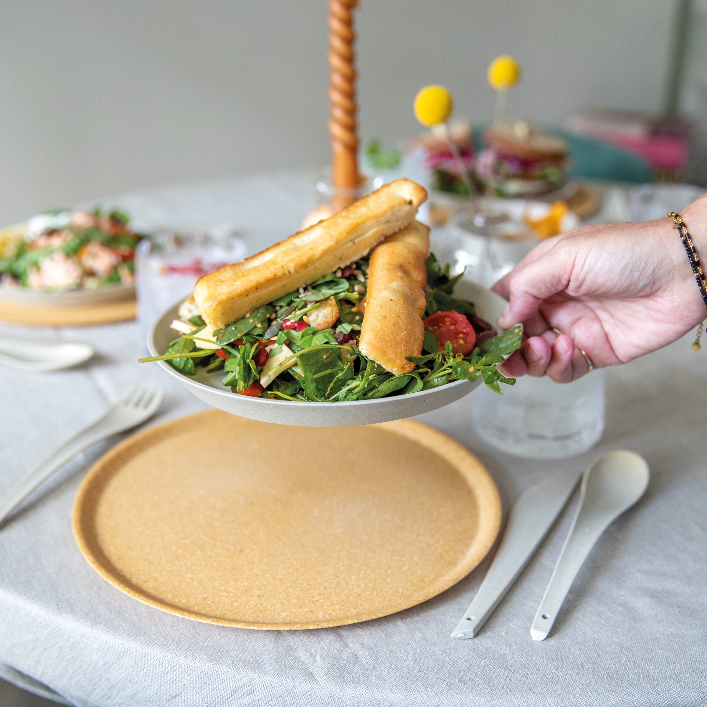 KOZIOL Speiseteller »CONNECT PLATE Ø 25,5 cm, aus biozirkulärem Material«, (Set, 4 St., 4er-Set), Spülmaschinengeeignet und melaminfrei, Made in Germany