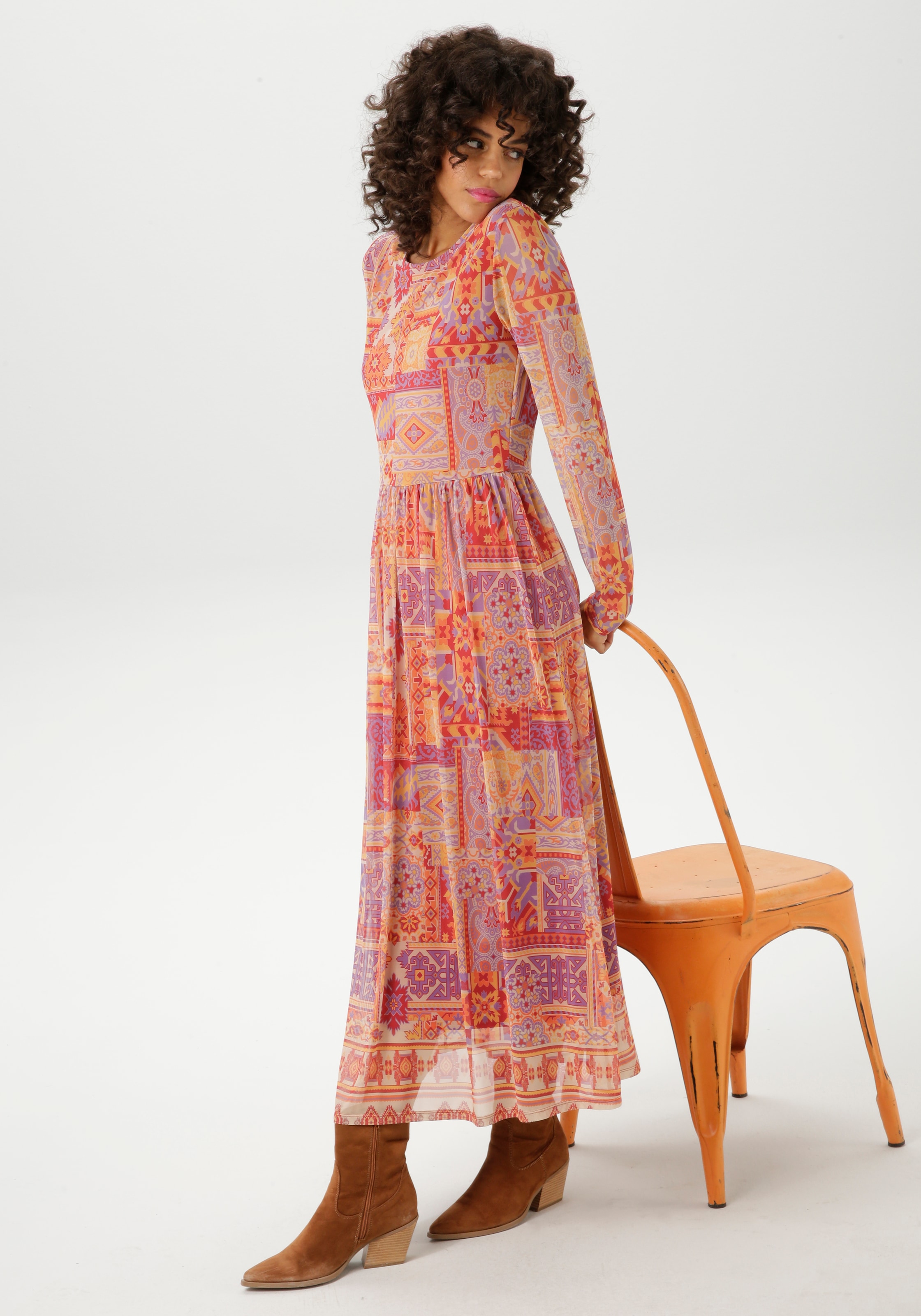 Aniston CASUAL Midikleid, mit farbharmonischem Ethno-Druck - NEUE KOLLEKTION
