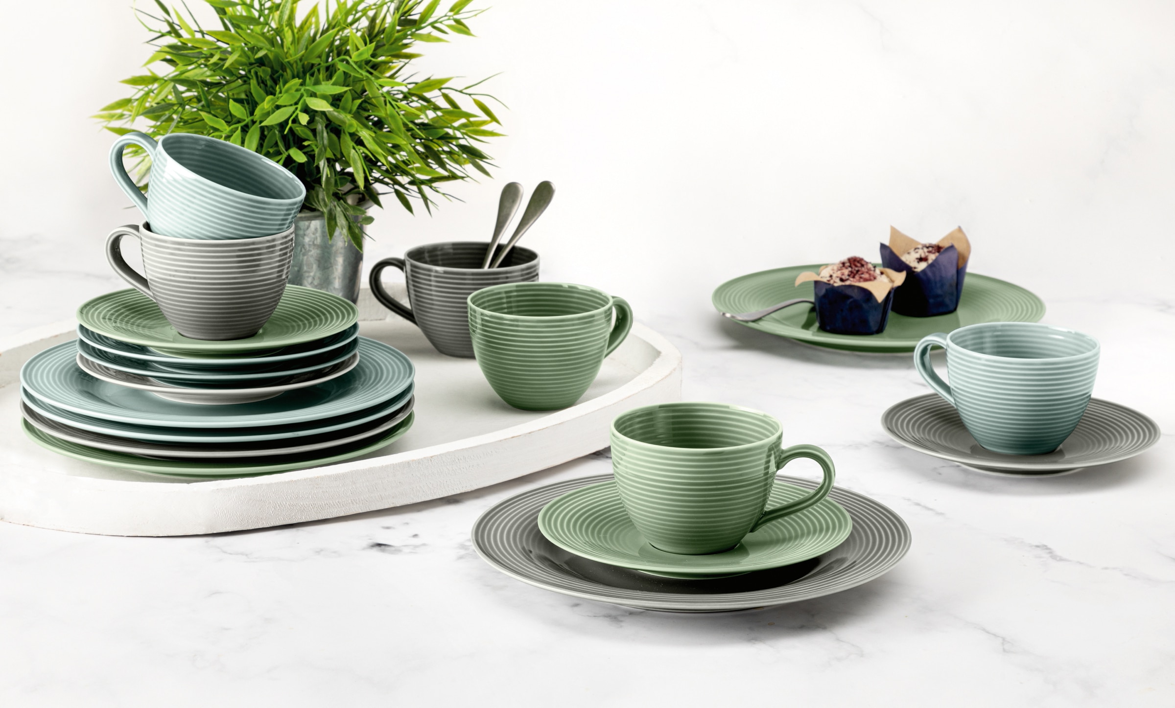 Seltmann Weiden Kaffeeservice »Geschirr-Set, Service Beat«, (Set, 18 tlg.), Teller, Tassen, Untertassen, Rillendekor, 18 Teile, für 6 Personen