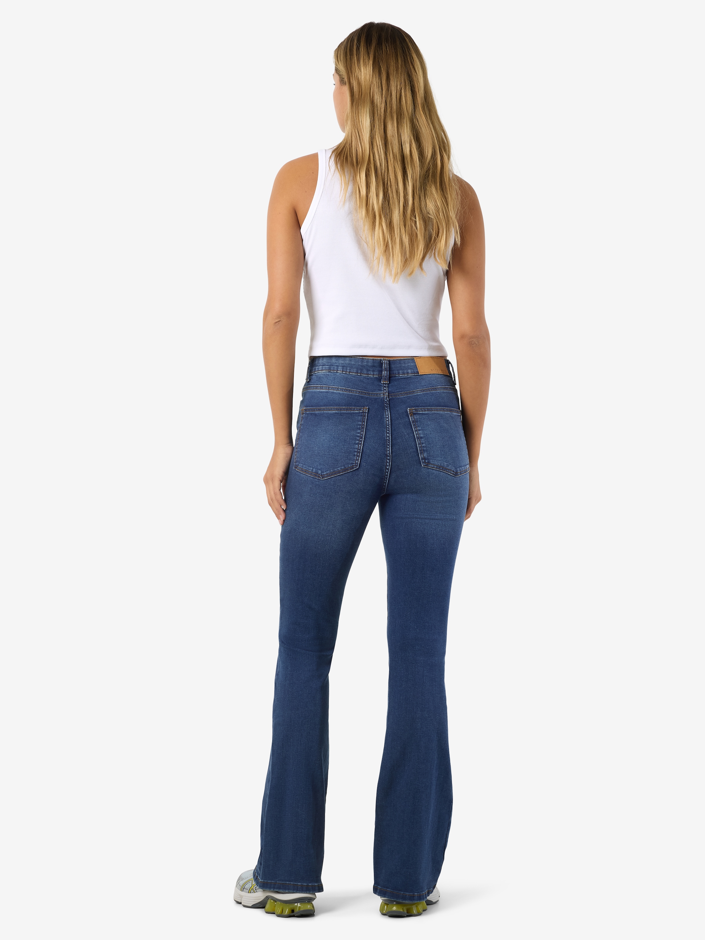 Noisy may High-waist-Jeans »NMSALLIE HW FLARE JEAN VI021MB FWD NOOS«