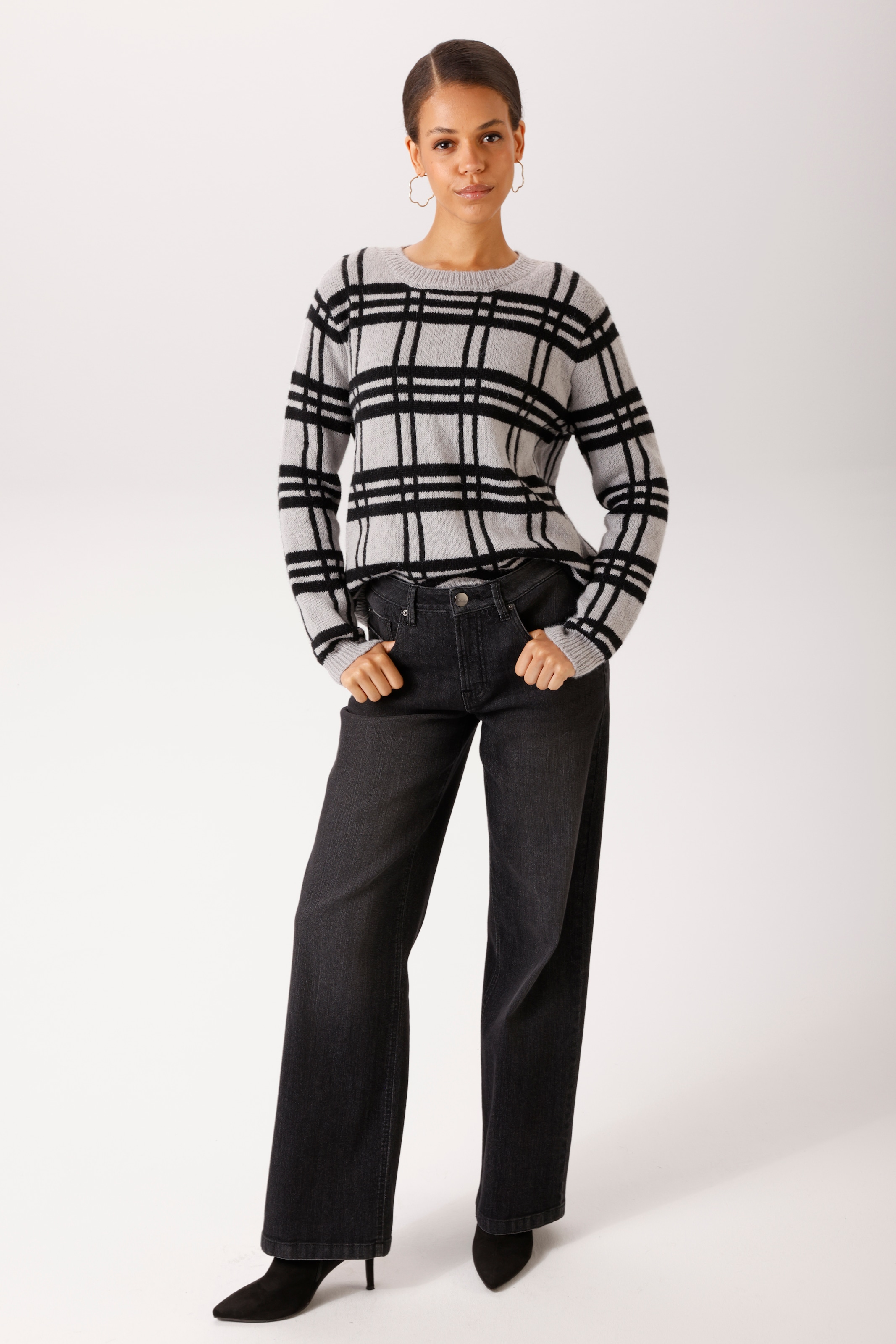 Aniston CASUAL Straight-Jeans mit trendig weitem Bein
