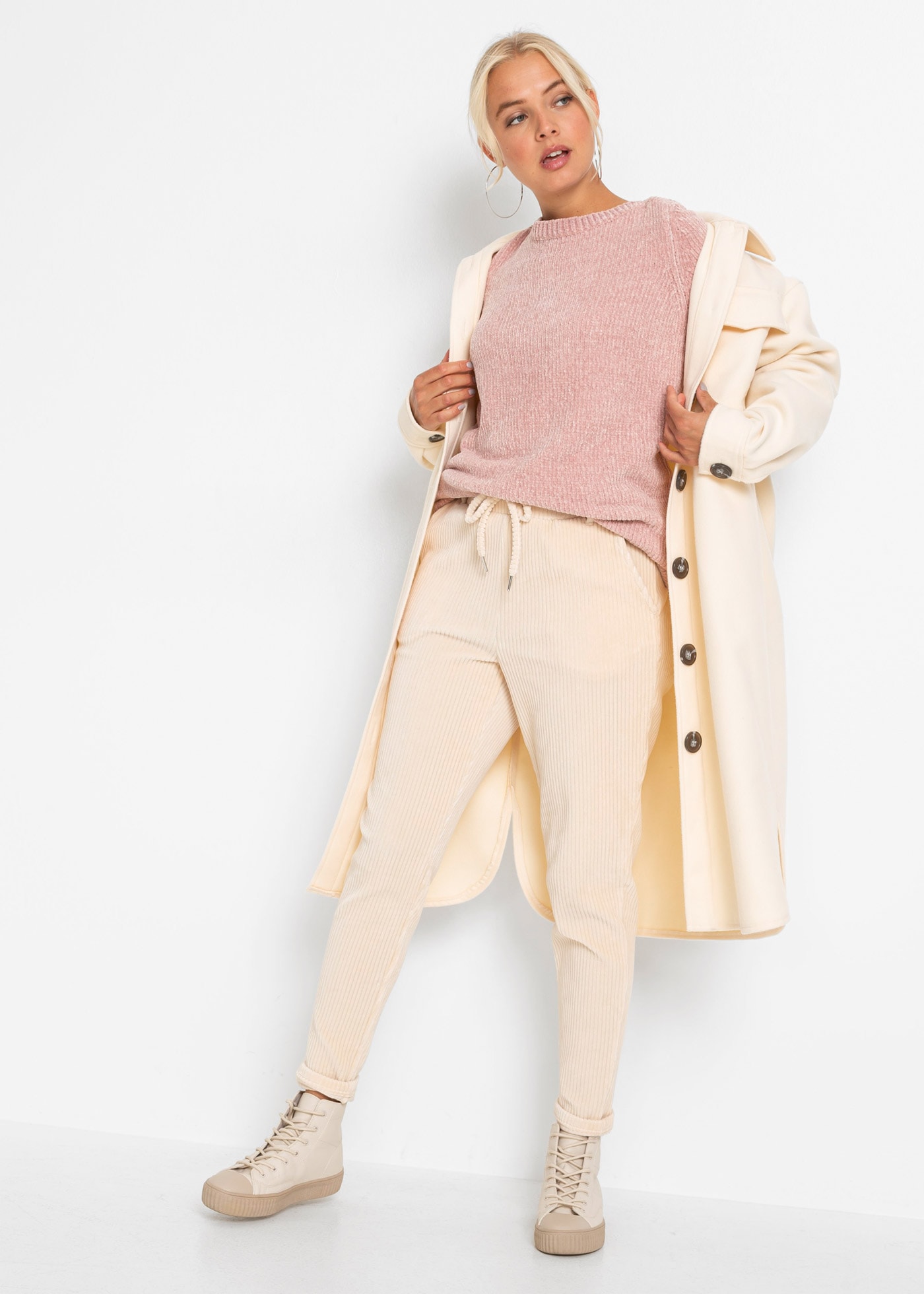 bonprix Longpullover »Chenille-Longpullover« aus Chenille, mit breitem U-Boot-Ausschnitt, hinten etwas länger