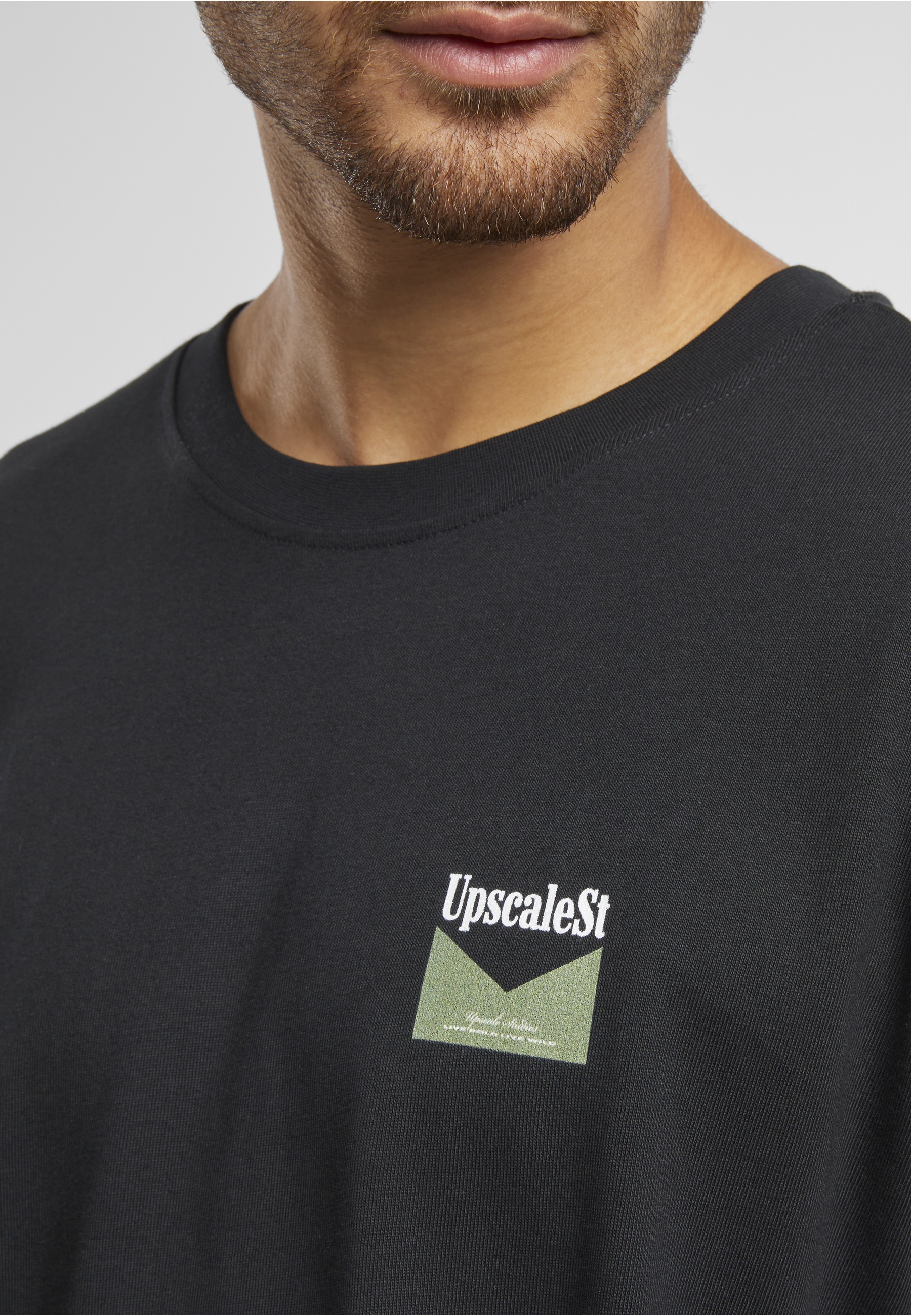 Upscale by Mister Tee T-Shirt »Upscale by Mister Tee Live Bold Oversize Tee« 1 Stk.