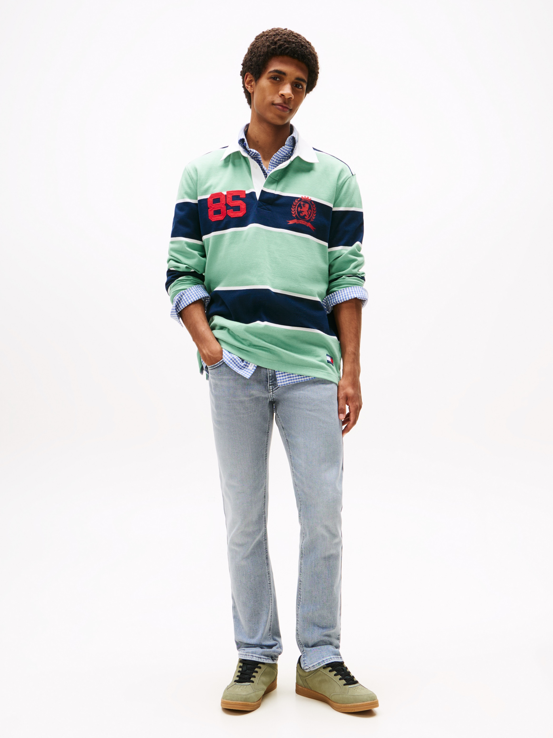 Tommy Jeans Gerade Jeans »Scanton Slim«, Mit Markenlabel aus Leder hinten