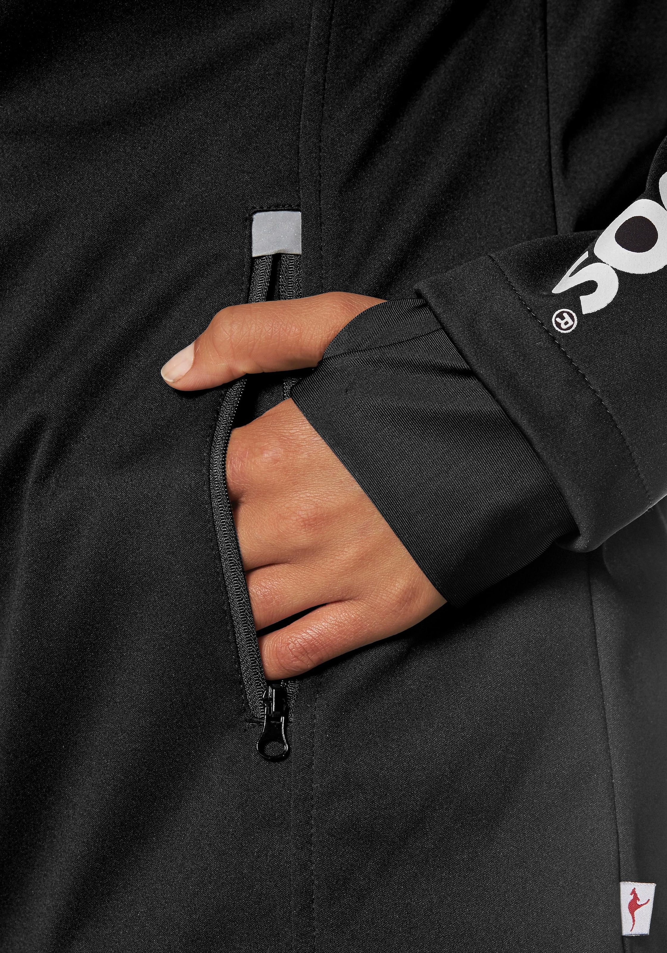 KangaROOS Softshelljacke mit Kapuze aus Softshell-Material,  figurumschmeichelnder Schnitt, große Größen