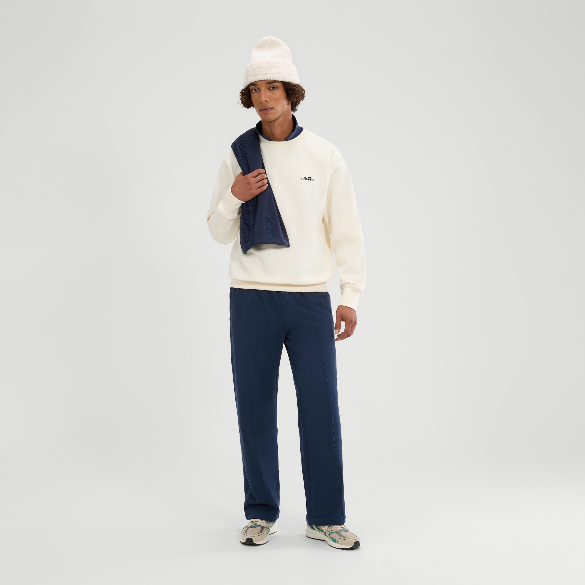 Ellesse Sweatshirt »CORCOLLE SWEATSHIRT«, mit Rundhalsausschnitt, ohne Verschluss, aus Baumwolle und Polyester
