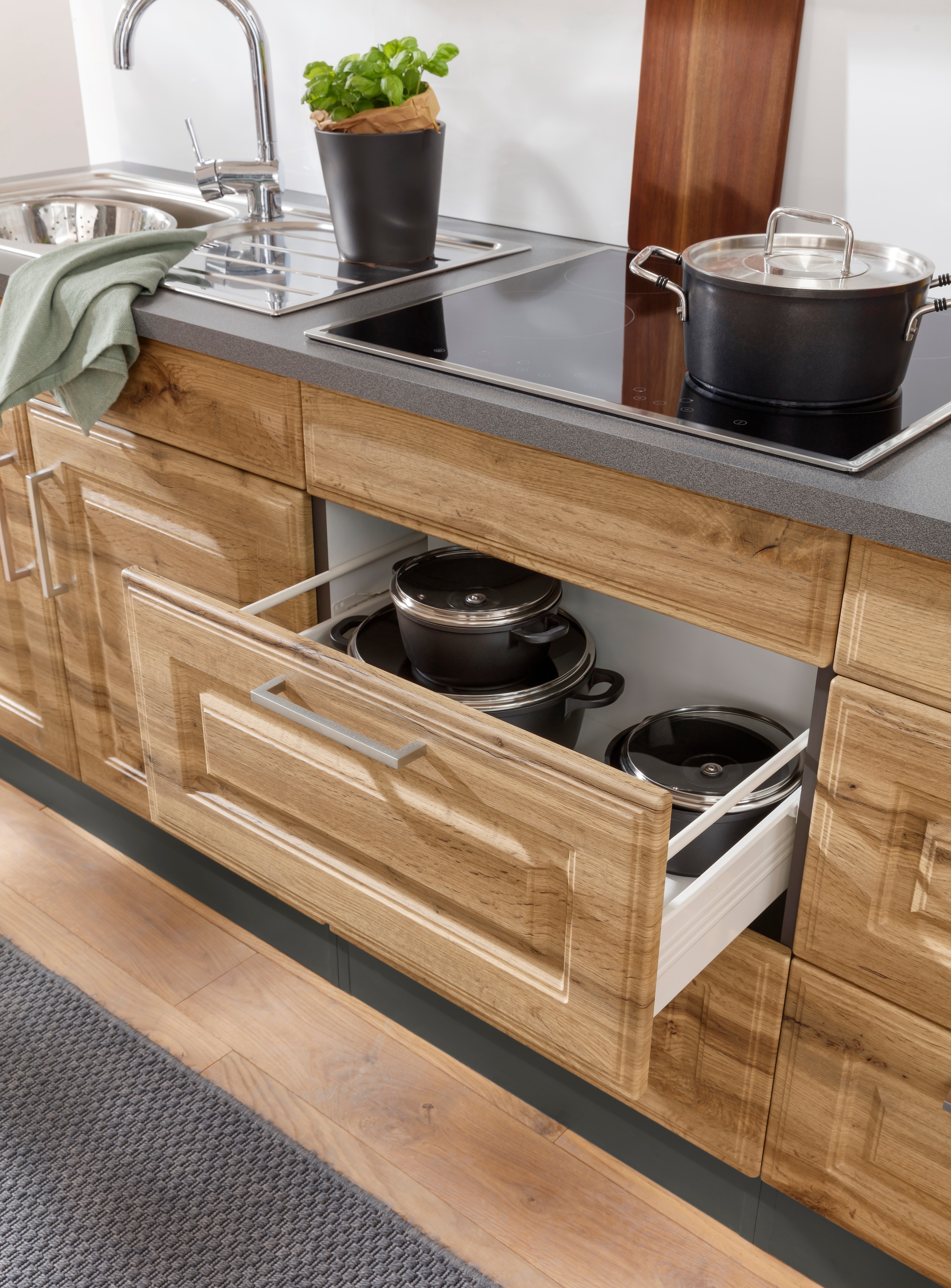 KOCHSTATION Küchenzeile »KS-Stockholm«, Breite 330 cm, mit hochwertigen MDF Fronten im Landhaus-Stil