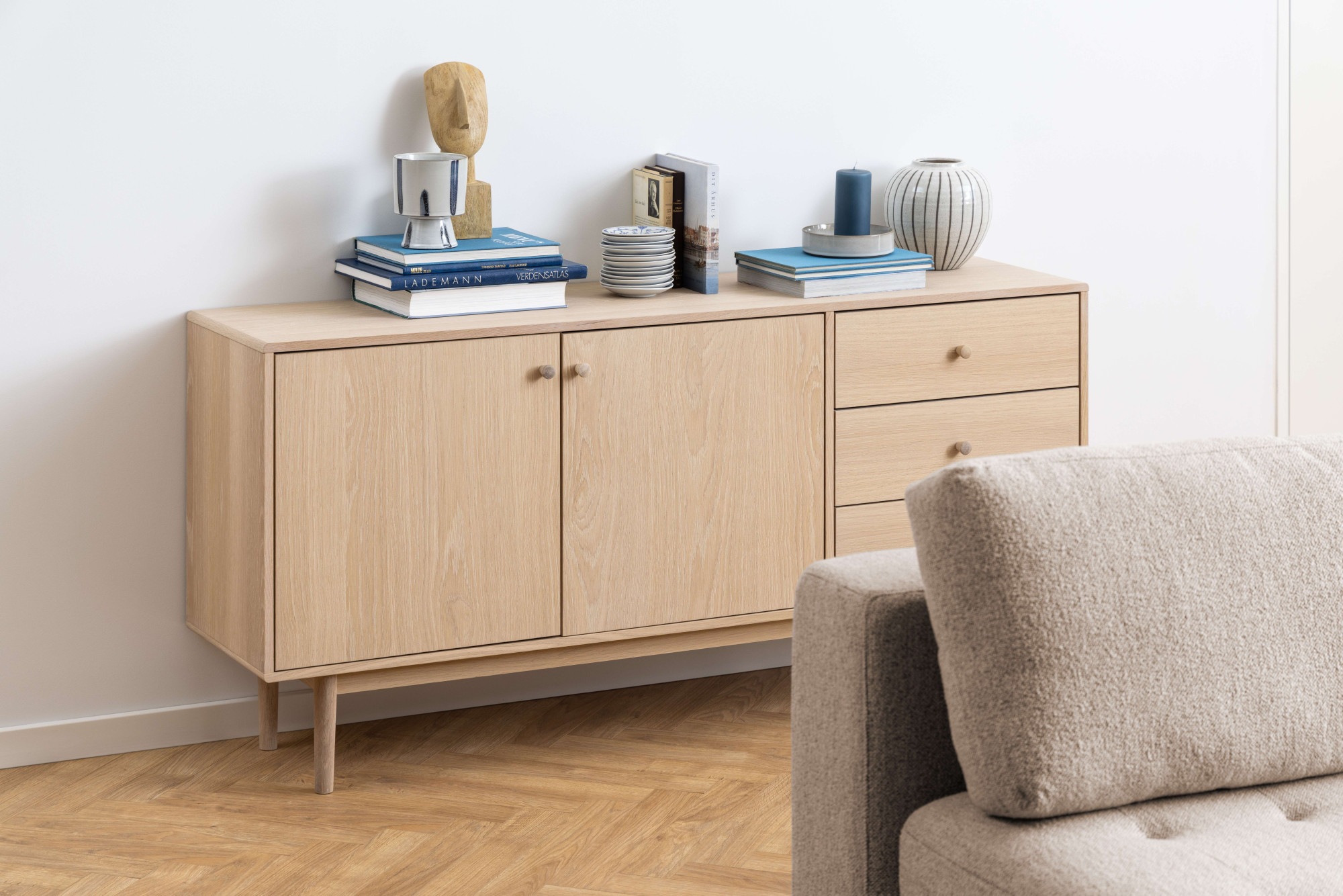 ACTONA GROUP Sideboard »Aston«, Eiche/furnier, 2 Türen, 2 Böden, 3 Schubladen, 160 cm