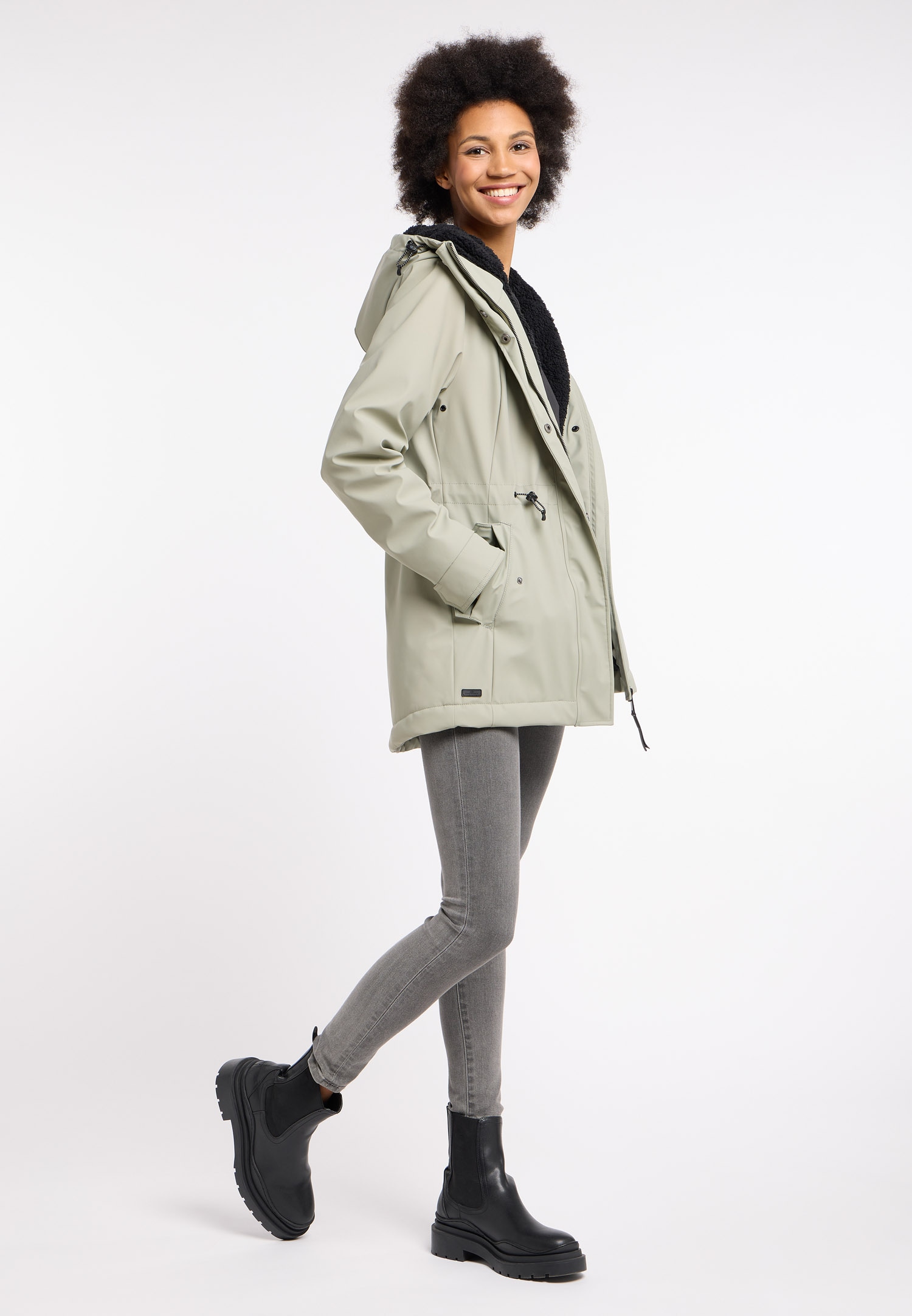 Ragwear Outdoorjacke »MONADIS RAINY WARM«, mit Kapuze, wasserabweisender Parka, mit wärmenden Teddyplüsch gefüttert