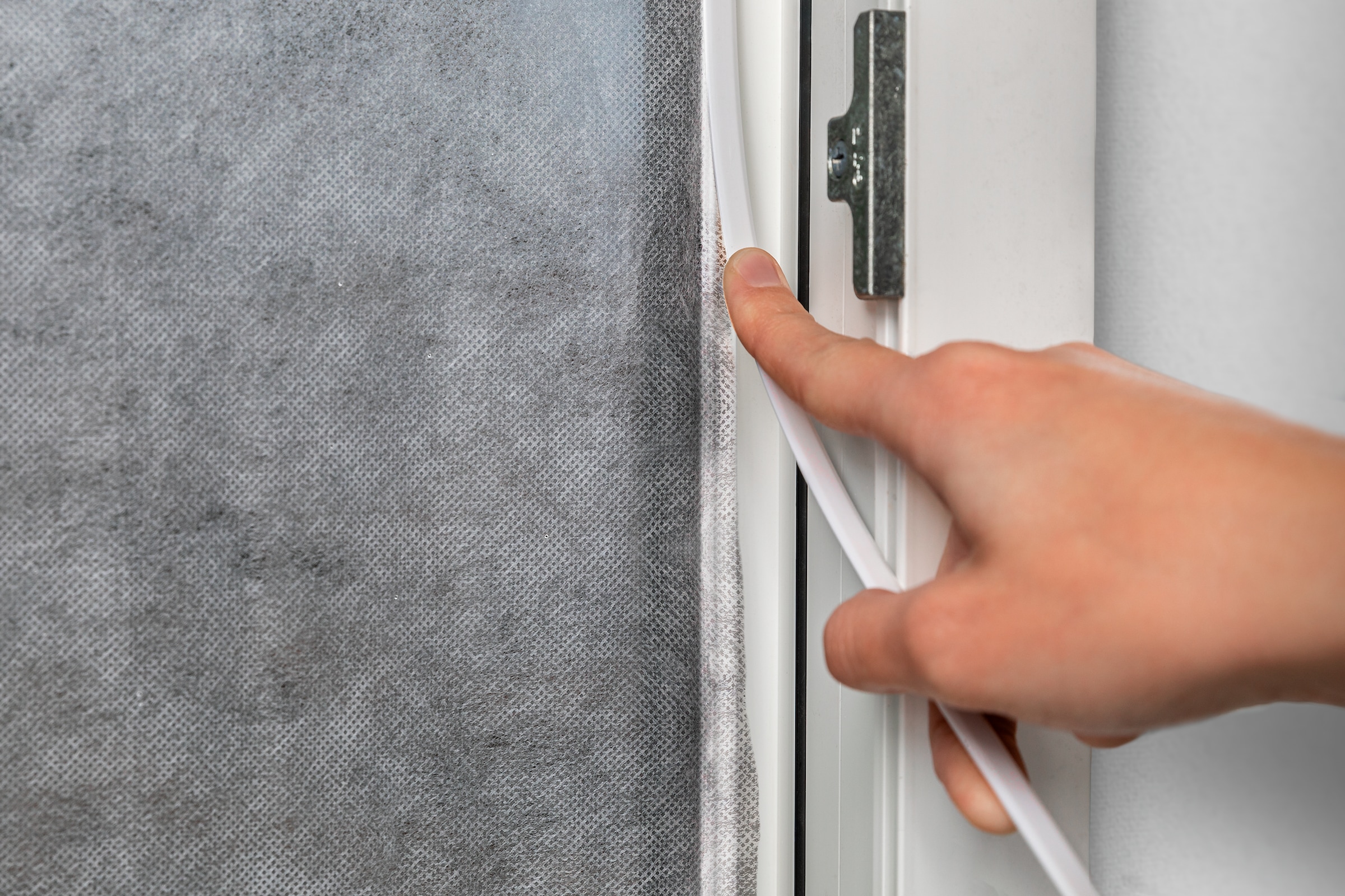 SCHELLENBERG Insektenschutz-Fensterrahmen »Easy Click mit Pollenschutzvlies für Fenster« Set, 1 Stk. tlg. Fliegengitter zum einklicken ohne bohren, 130 x 150 cm, anthrazit