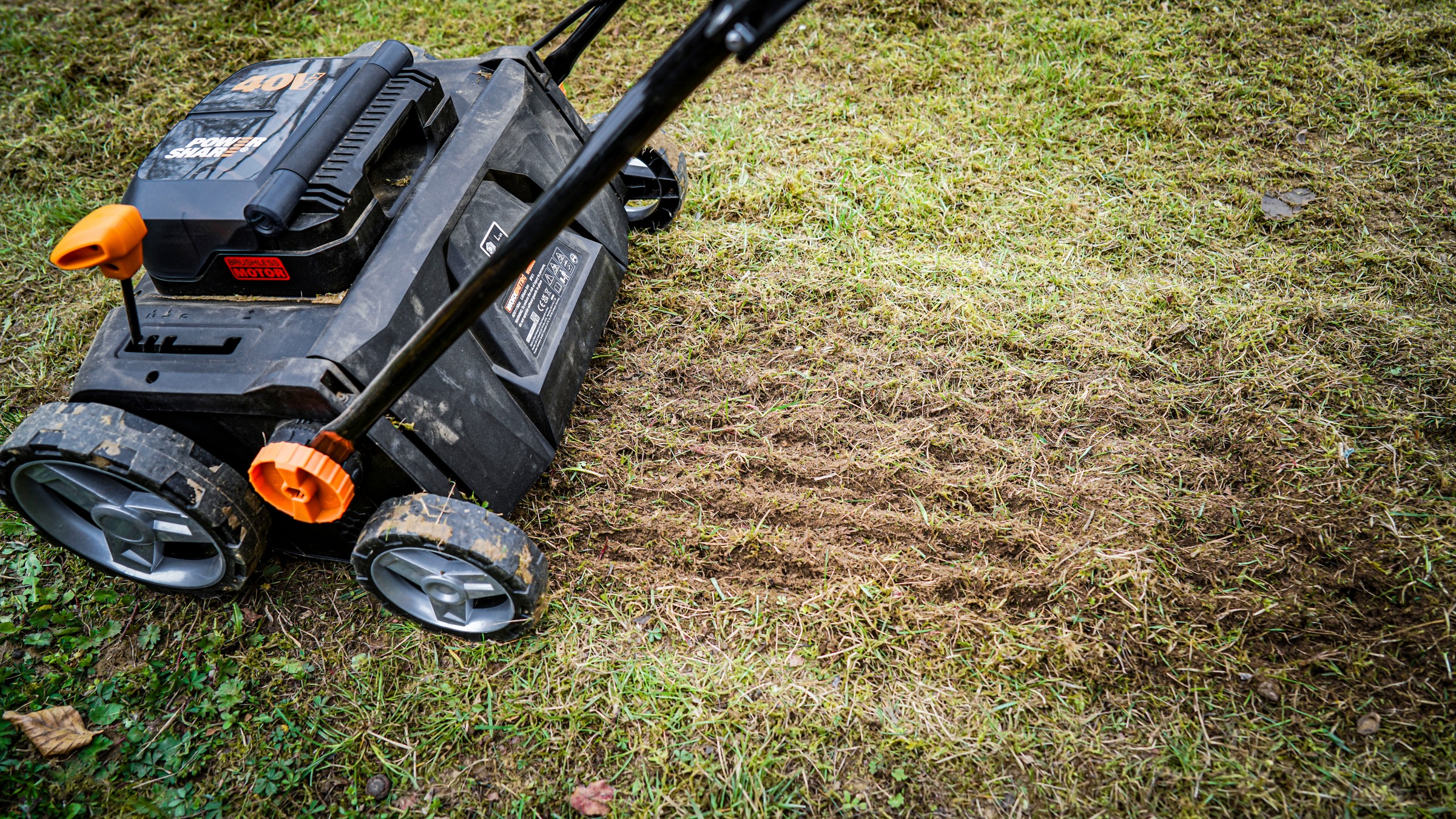 Worx Akku-Vertikutierer / Lüfter »Nitro WG855E.9«, bis zu 400 m², 4 Stufen Höhenverstellung, ohne Akku und Ladegerät