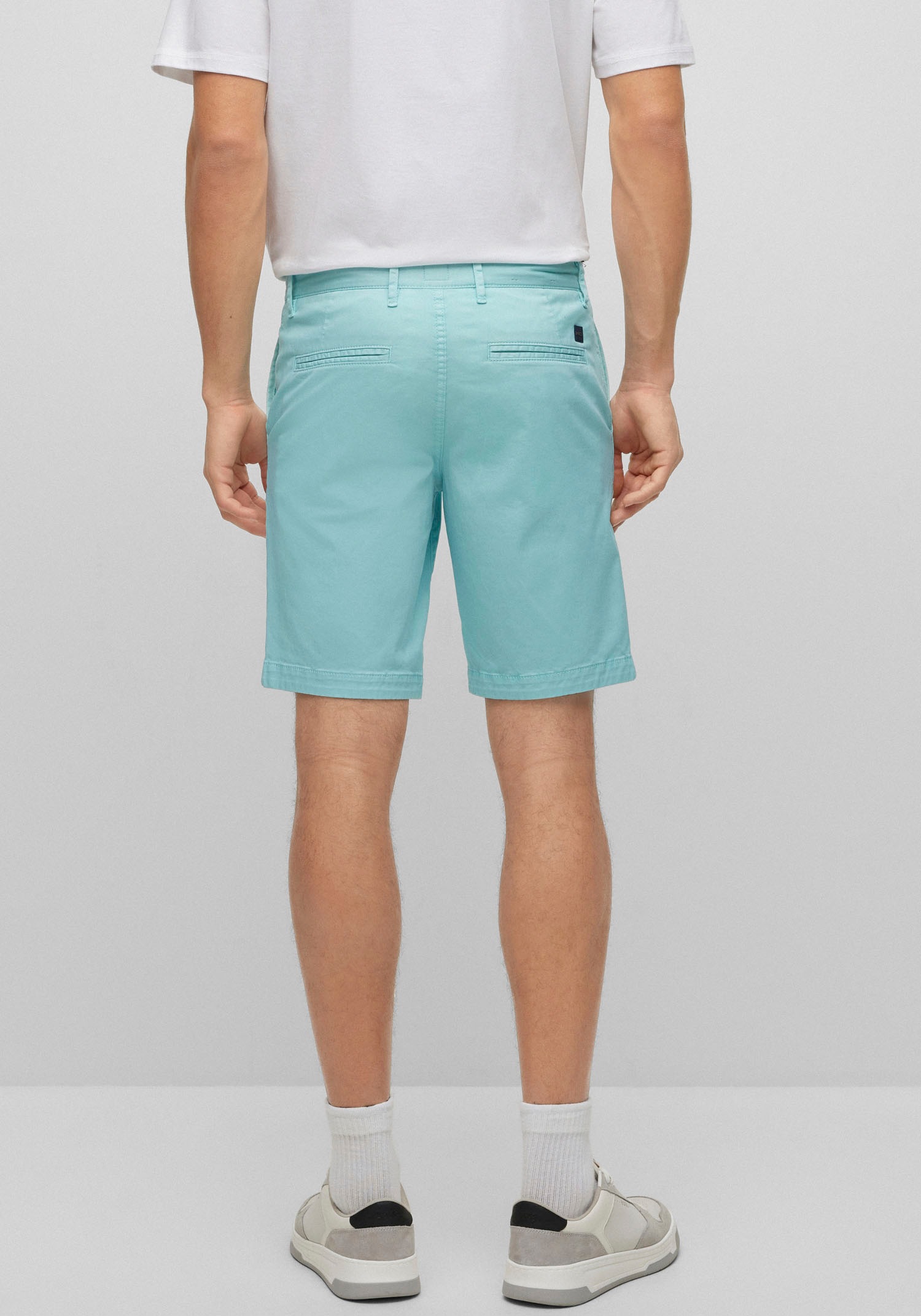 2. Bild von BOSS ORANGE Chinoshorts, mit BOSS Knopf am Zip-fly