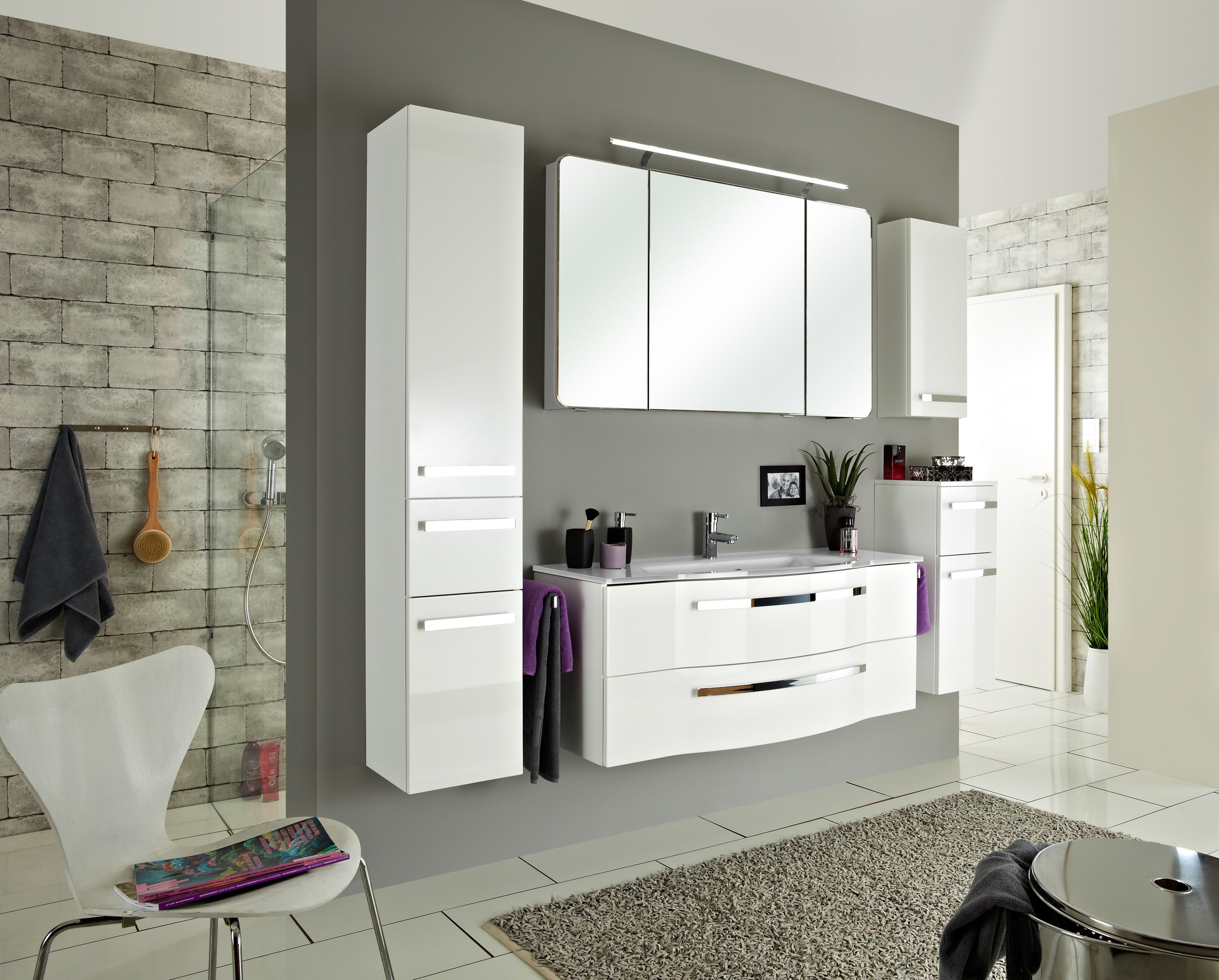 Saphir Badmöbel-Set »Serie 4005, vormontiert, Glaswaschbecken, Spiegelschra günstig online kaufen