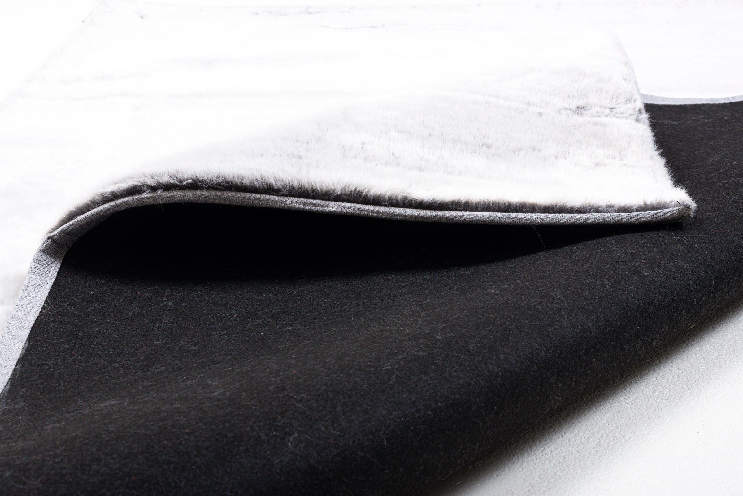 TOM TAILOR HOME Fellteppich »Furry«, rechteckig, 25 mm Höhe, Kunstfell, Hochflor, extrem weiche Haptik