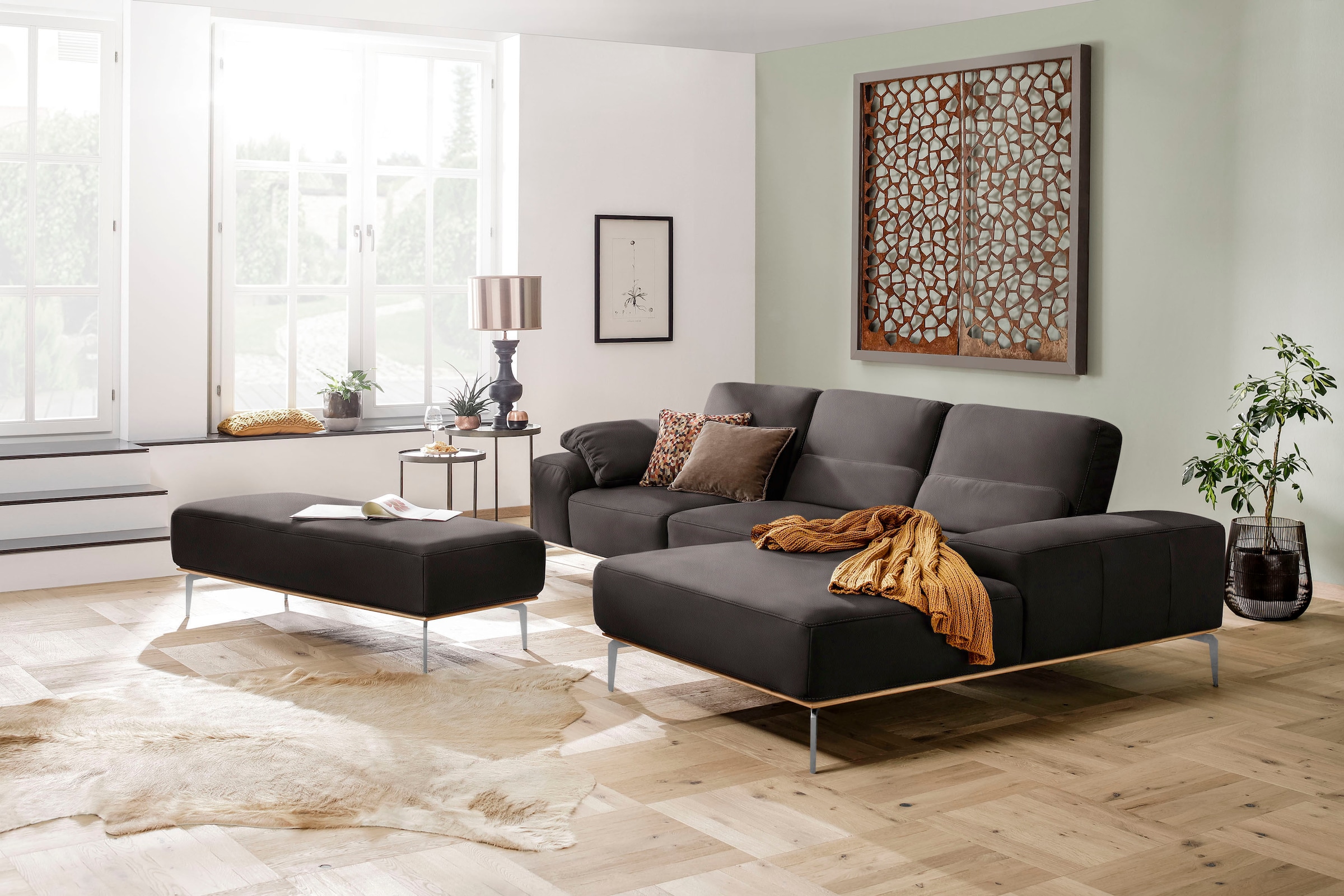 W.SCHILLIG Ecksofa »run, Designsofa, bequem, L-Form«, mit elegantem Holzsockel, Füße in Chrom glänzend, Breite 299 cm
