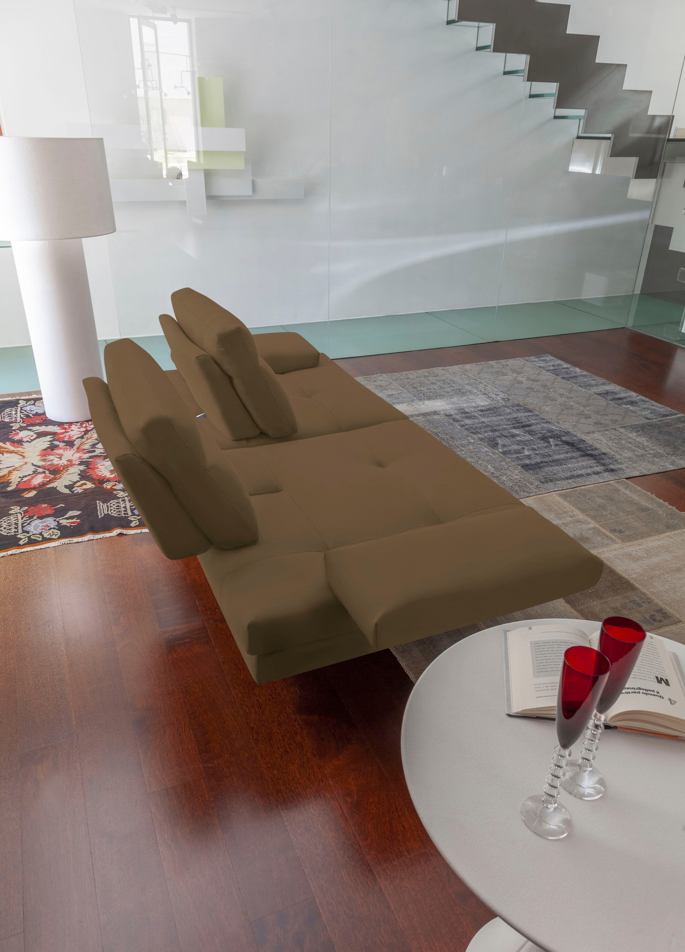 CALIA ITALIA 3-Sitzer »Toby Wing, Designsofa mit hohem Sitzkomfort, bequem und elegant«, inklusive Sitztiefenverstellung, Füße in Chrom glänzend