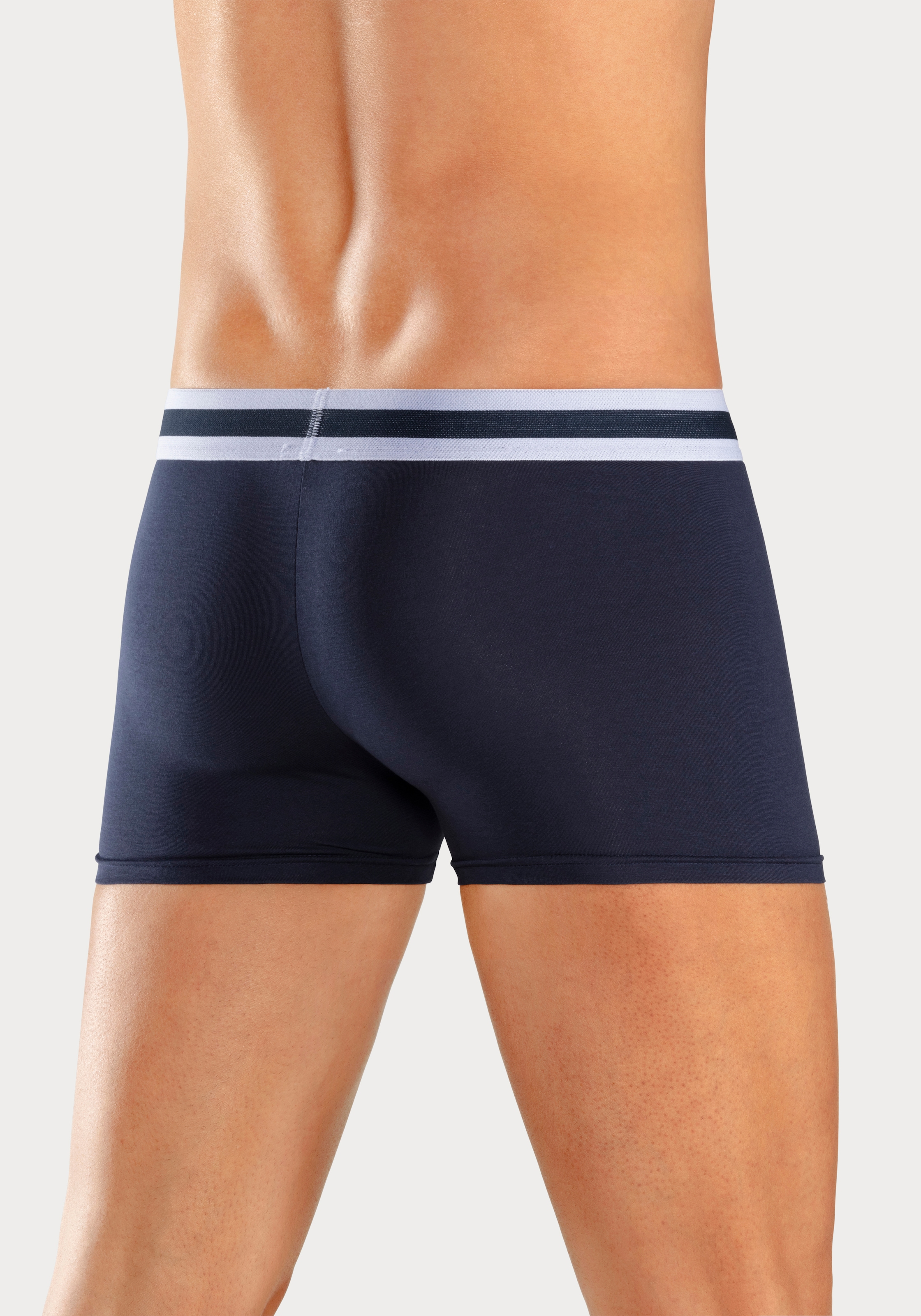 Bench. Boxer »Boxershorts für Herren«, (Packung, 4 St.), mit Overlock-Nähten vorn