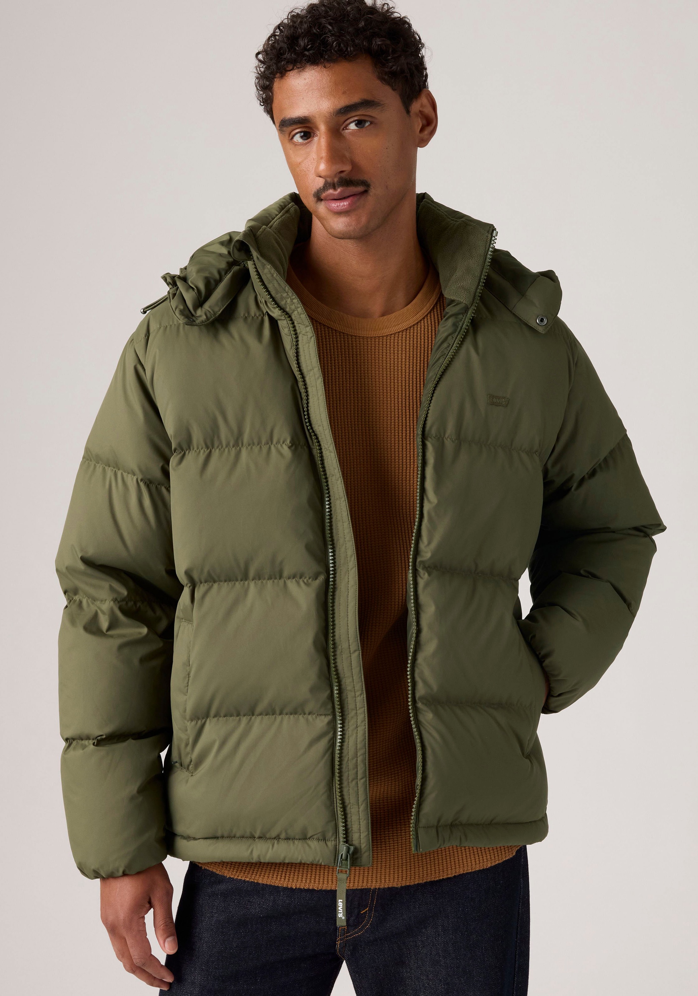Levi's® Steppjacke »ROCKWELL HOODED PUFFER 1« mit Kapuze Hoher Stehkragen, wattiert und mit wärmendem Fleece gefüttert