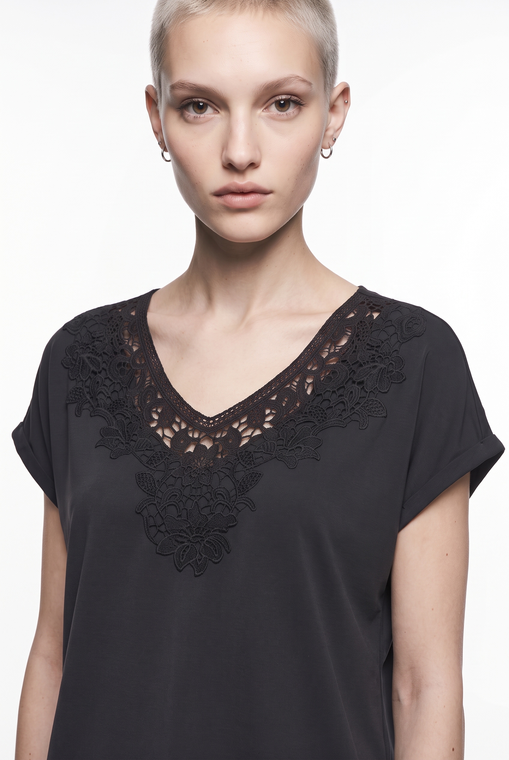 ONLY V-Shirt »ONLFREE S/S CROCHET TOP CS JRS« Materialmix, regular fit