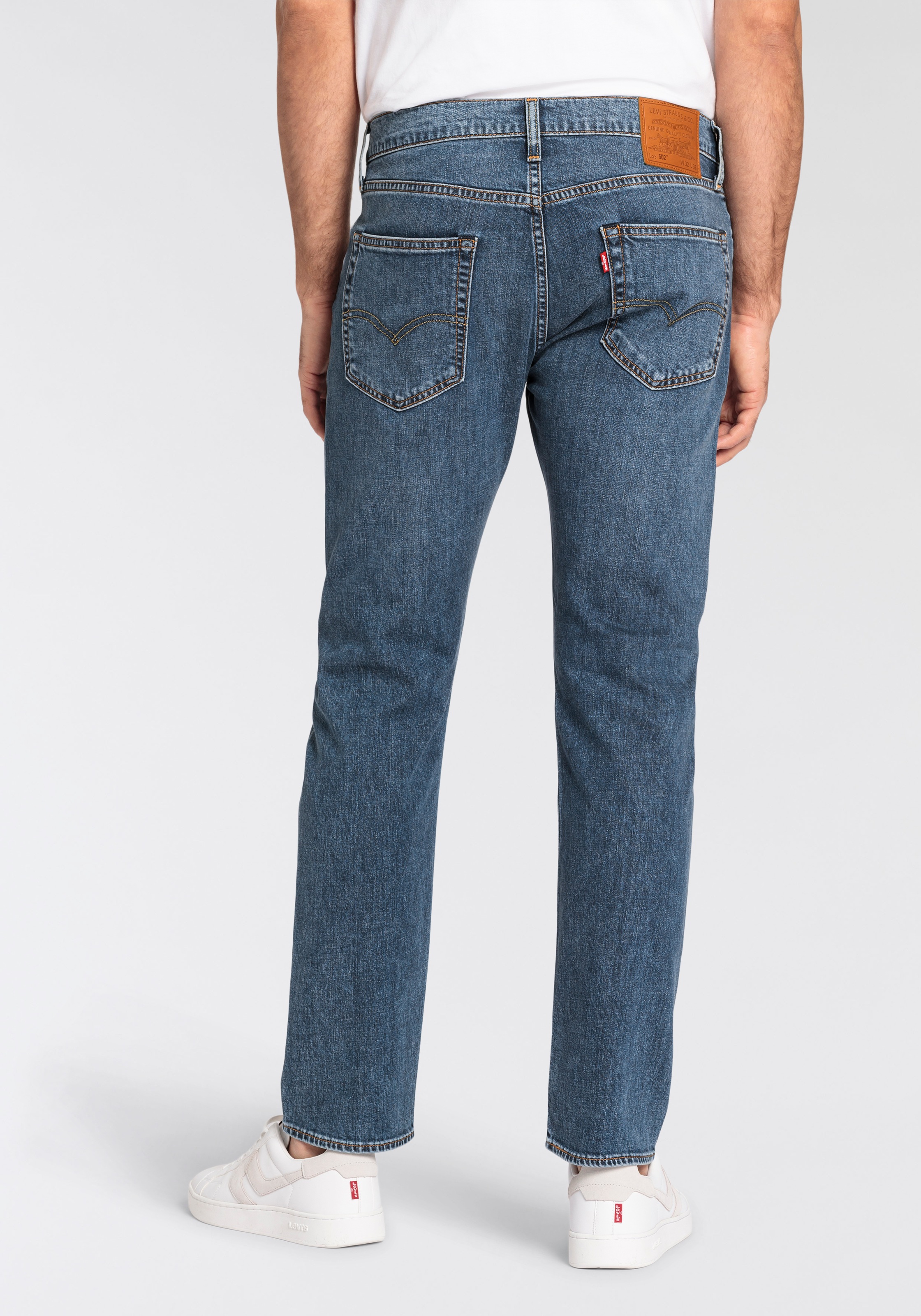 Levi's® Tapered-fit-Jeans »502 TAPER«, in elegantem, modernem Stil