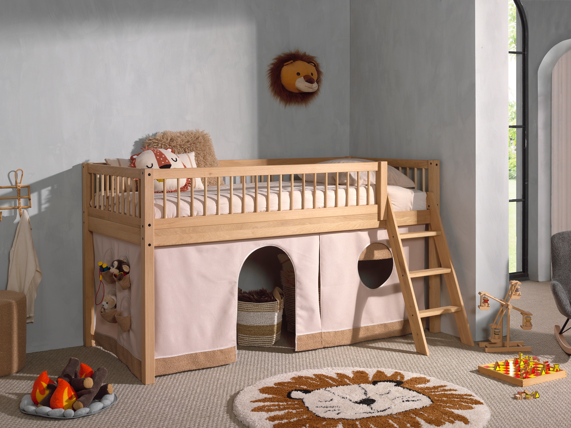 Home affaire Spielbett, (Made in Europe), aus Eiche geölt, LF 90x2000cm, RR, Leiter, Vorhang u. Absturzschutz