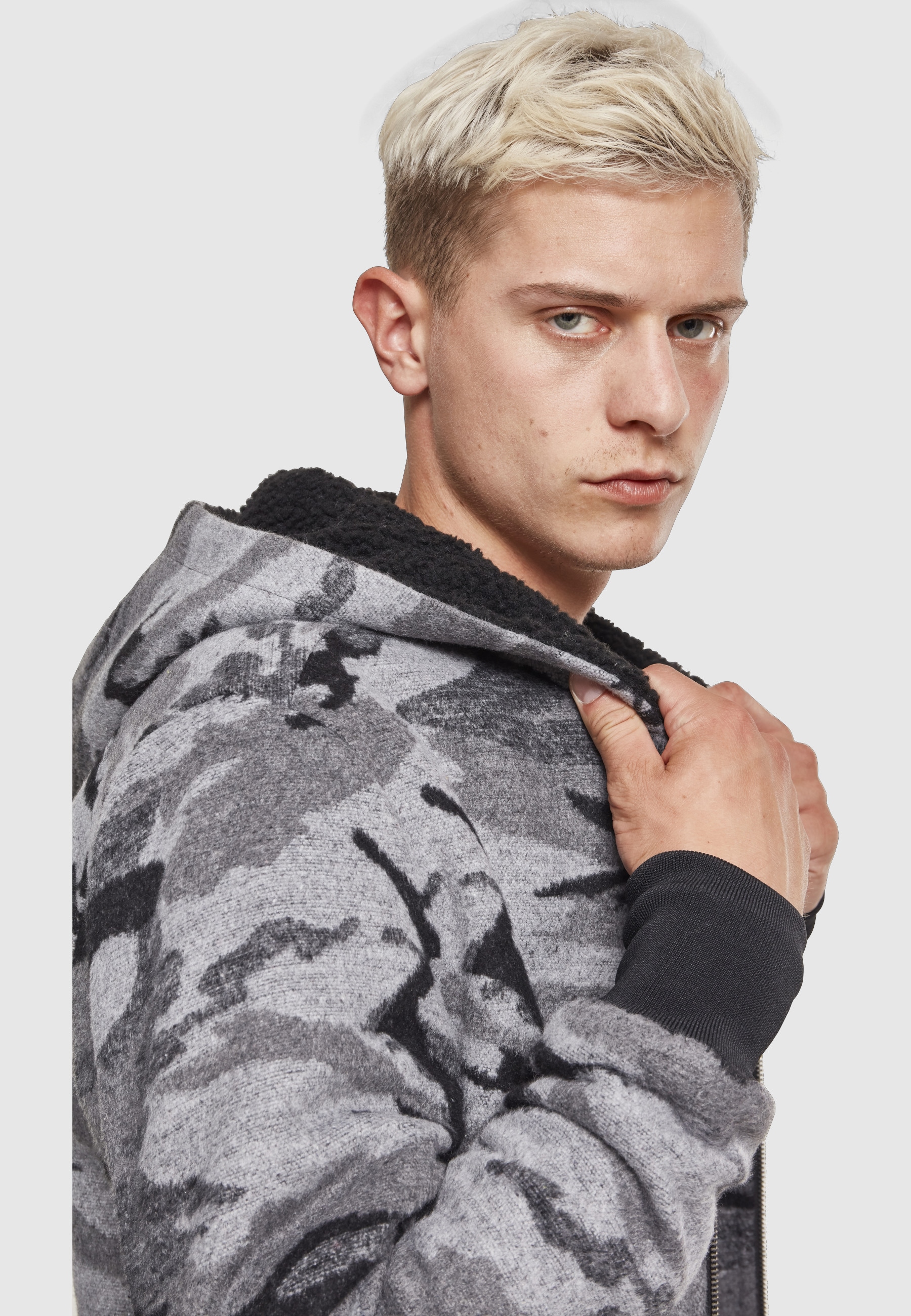 URBAN CLASSICS Winterjacke »Urban Classics Herren Camo Zip Jacket« 1 Stk. tlg. mit Kapuze