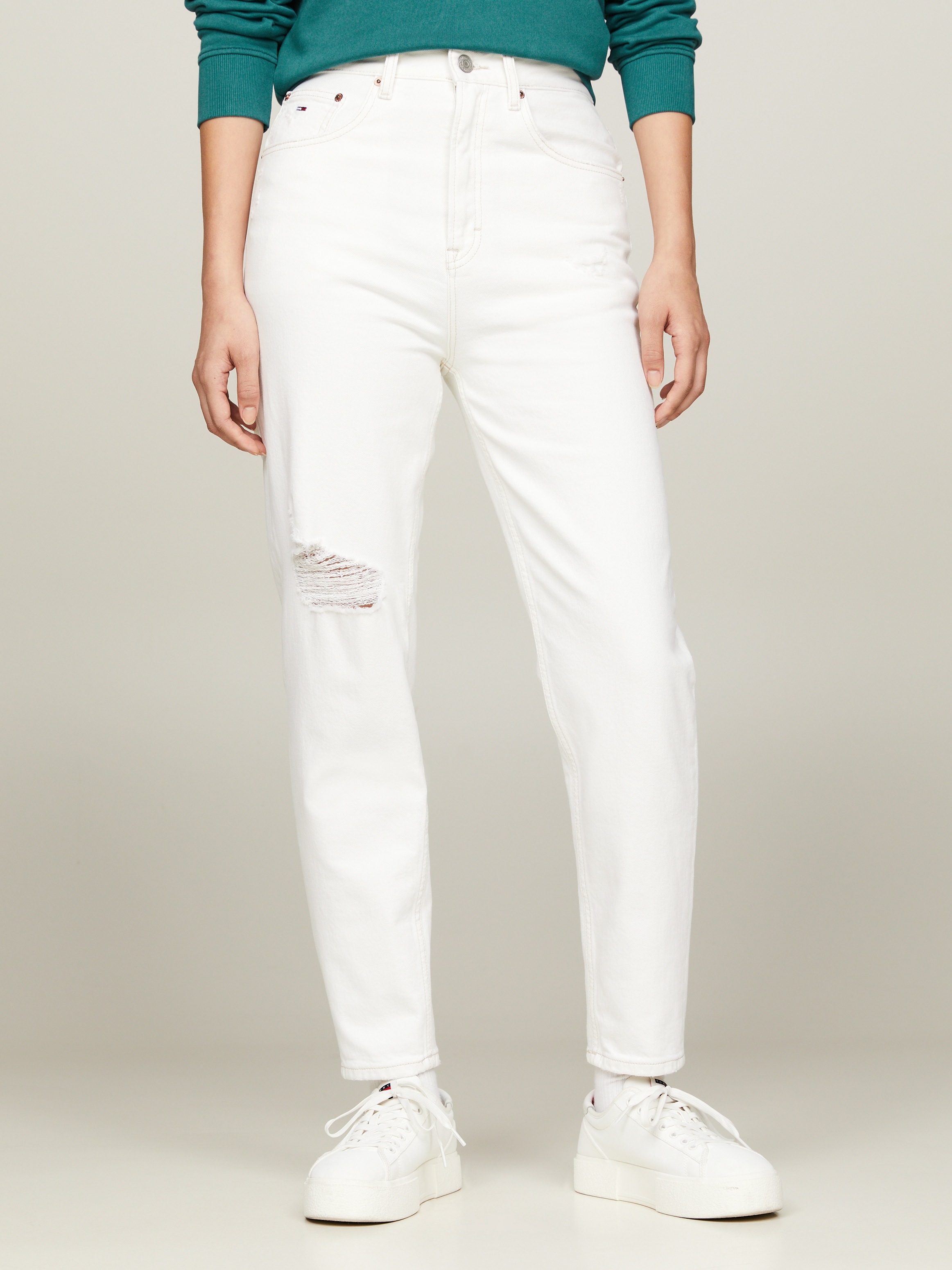 Tommy Jeans Mom-Jeans »High waist - Mom-Jeans Tapered«, mit Destroyed Effekten