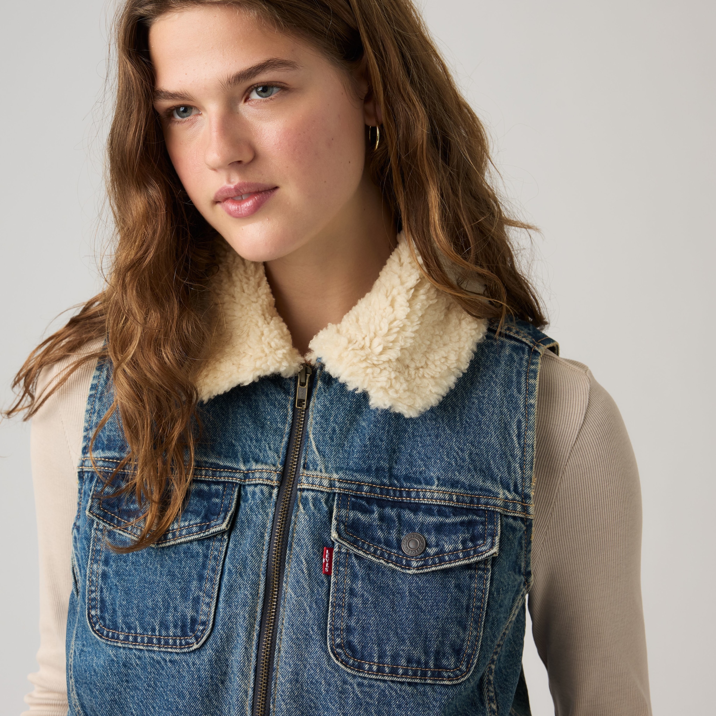 Levi's® Jeansweste »TINY SHERPA VEST« mit Plüschkragen