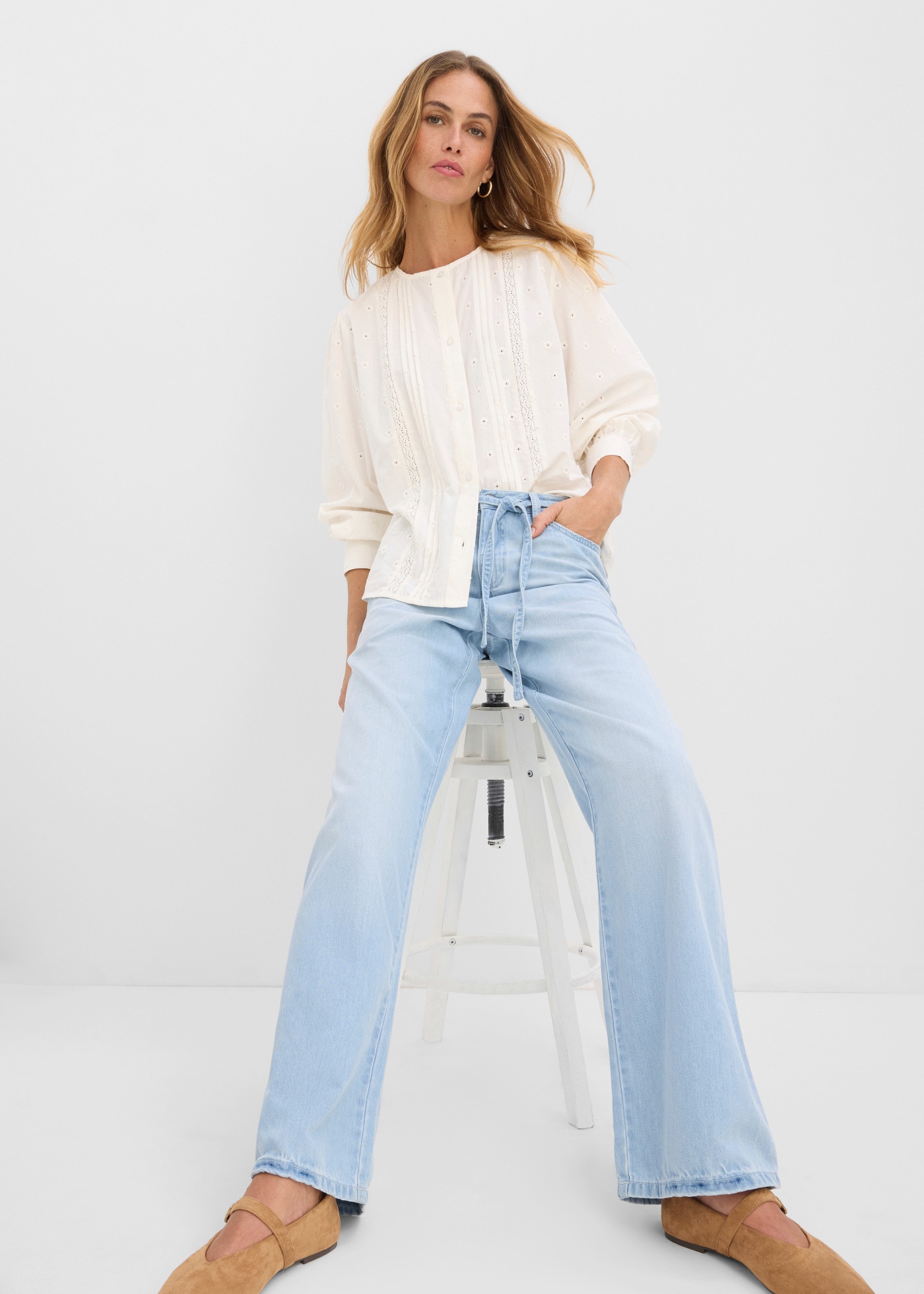 bonprix Weite Jeans lockerer Loose Fit, low Stretch Denim, 5-Pocket-Design