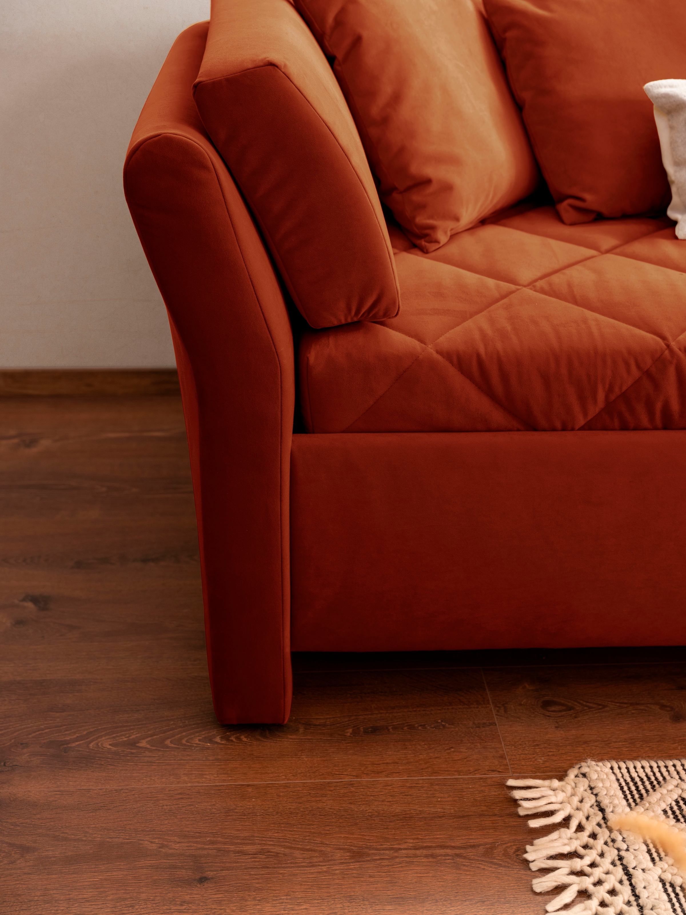alina Schlafsofa »Lindsay«, Bettkasten, Zierkissen-Set aus: 2 Stk. 40x40cm, 1 Stk. 30x30cm