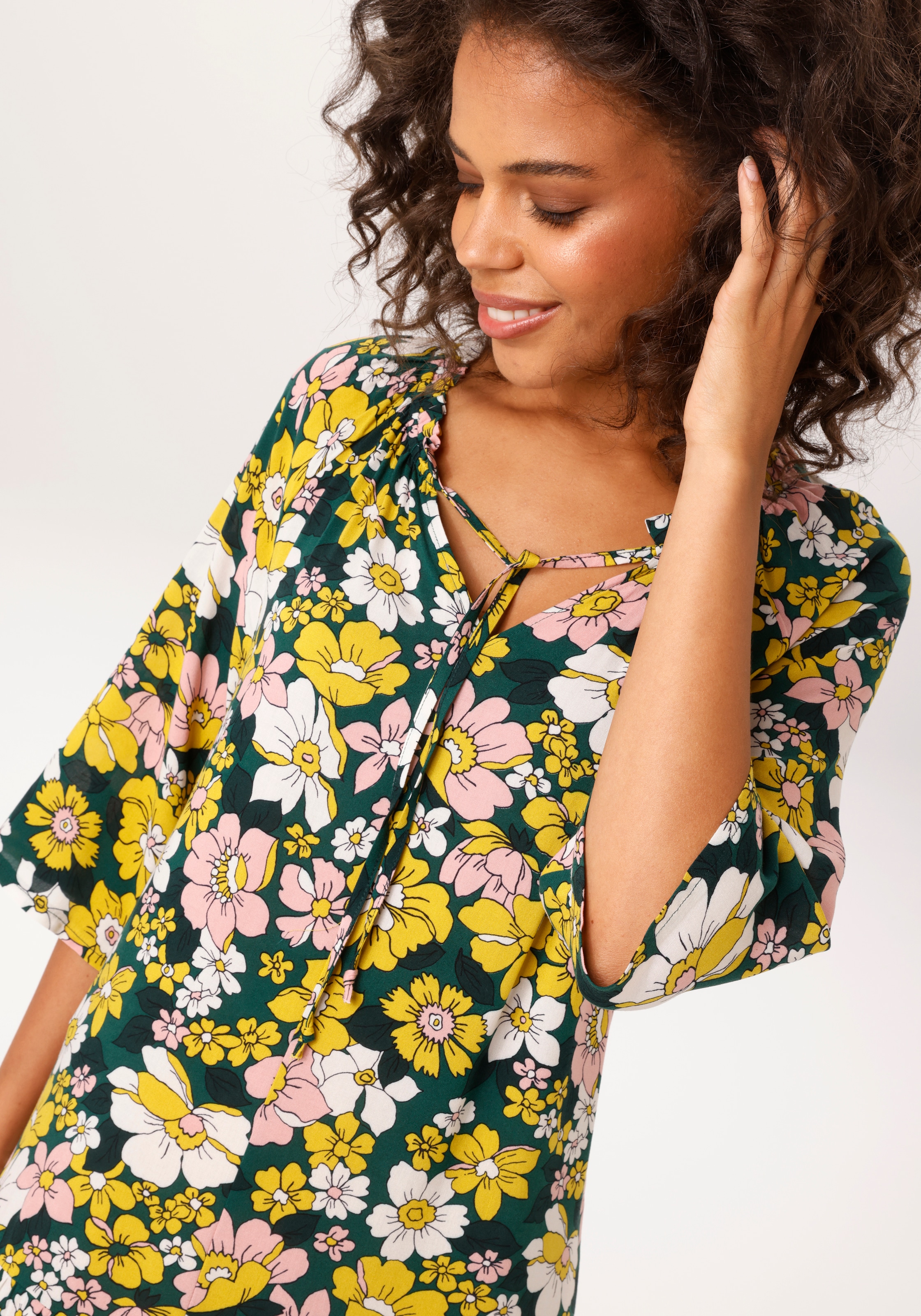 Aniston CASUAL Sommerkleid mit farbenfrohen Blütendruck - jedes Teil ein Unikat